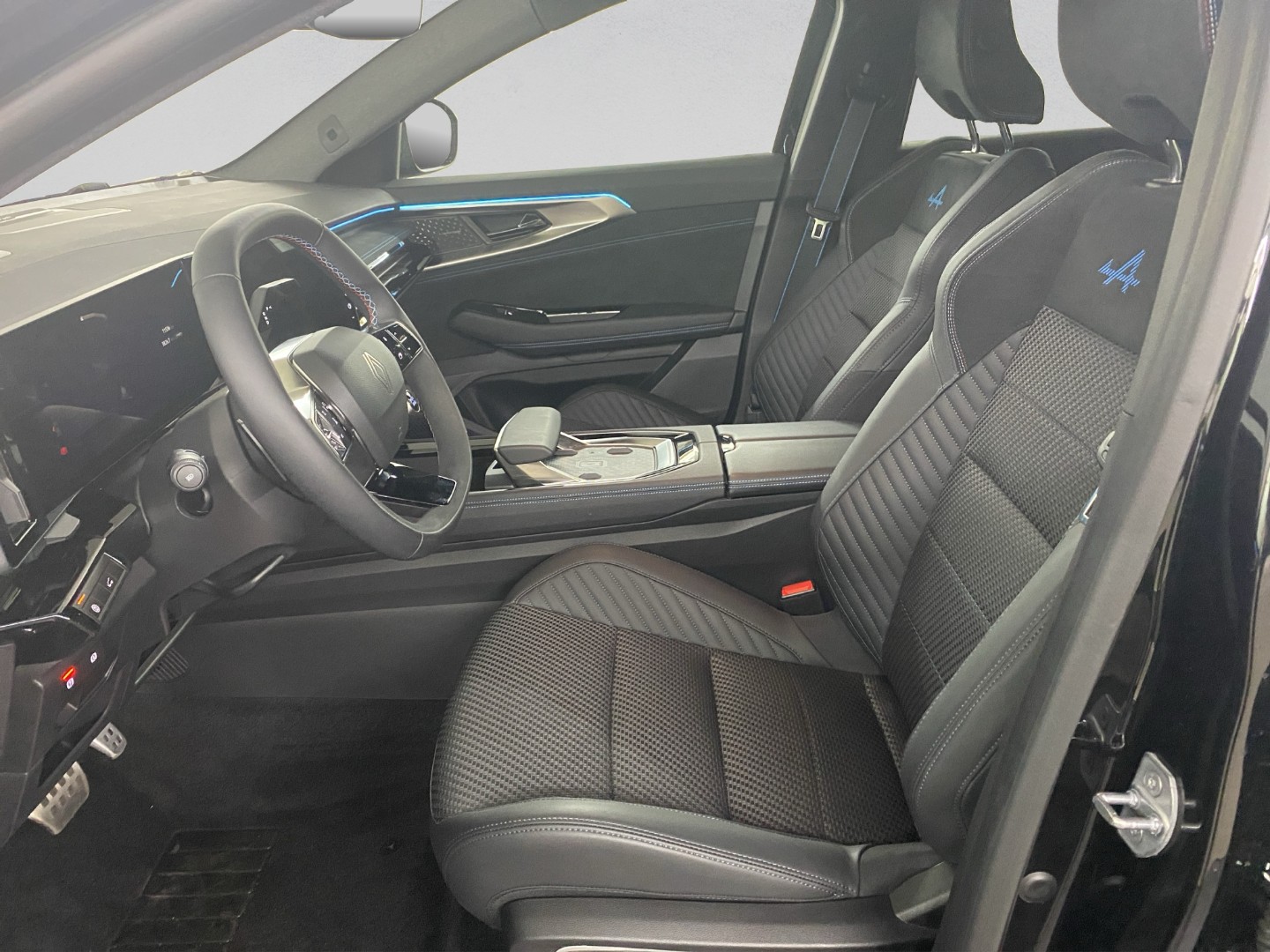 RENAULT Austral 1.2 HEV 200 Iconic Esprit Alpine A-image-8