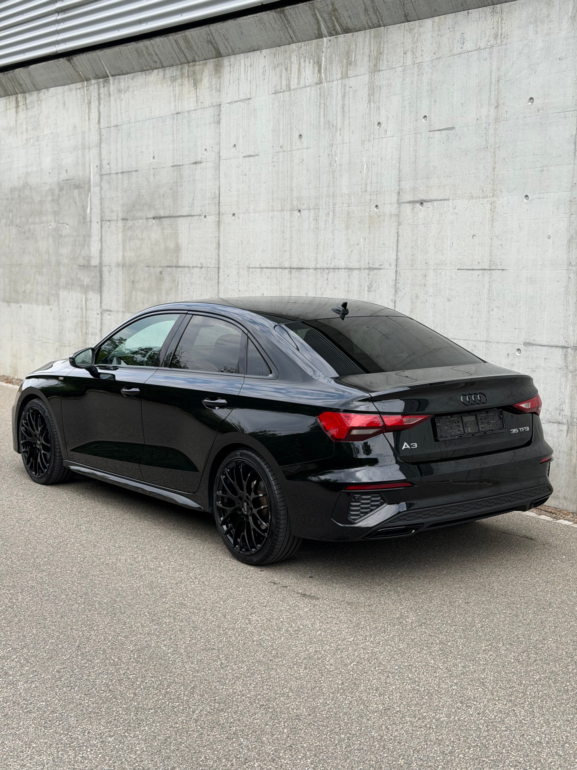 AUDI A3 Mild Hybrid / S-Line-image-2