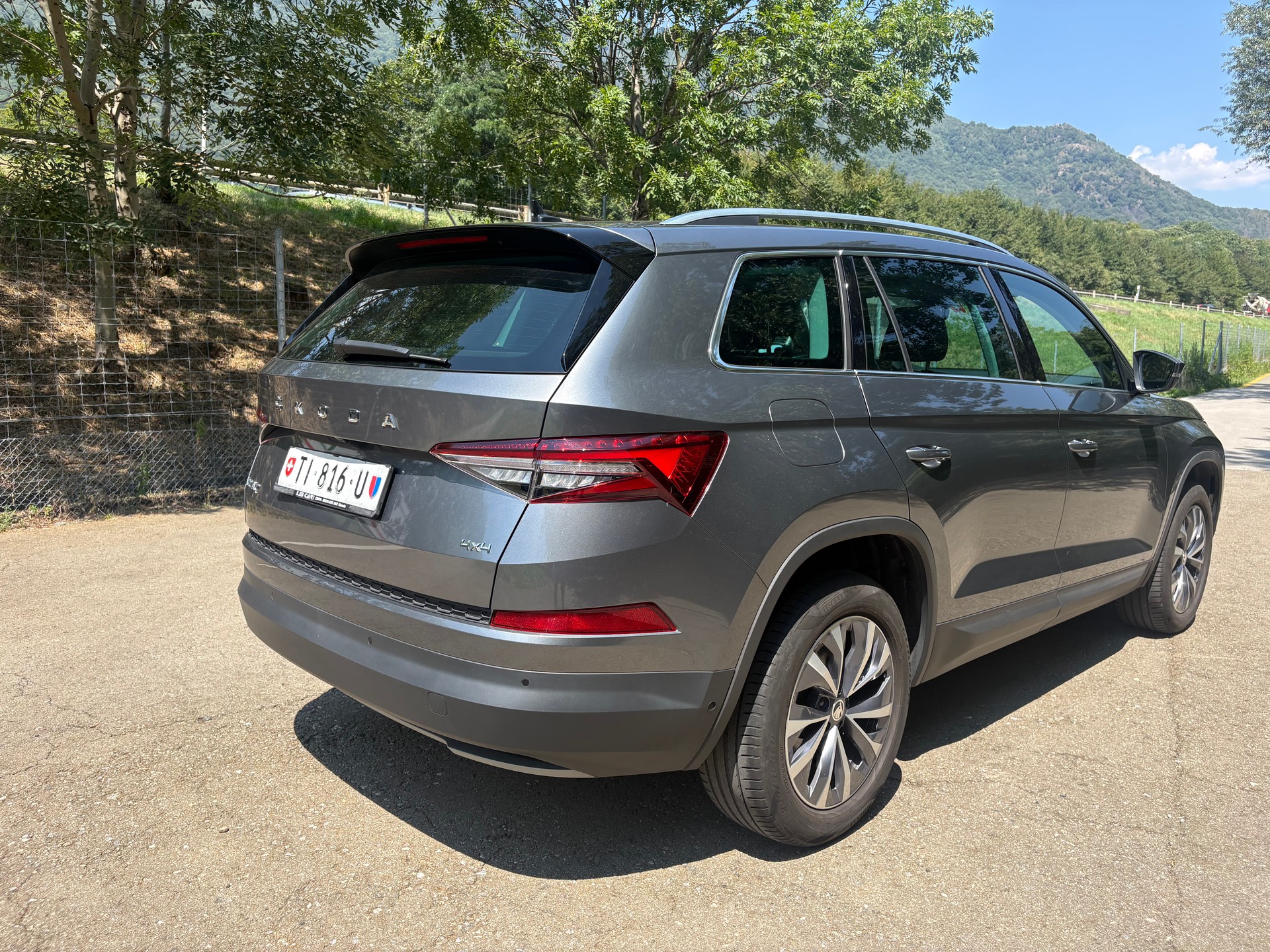 SKODA Kodiaq 2.0 TSI 4x4 SportLine-image-7