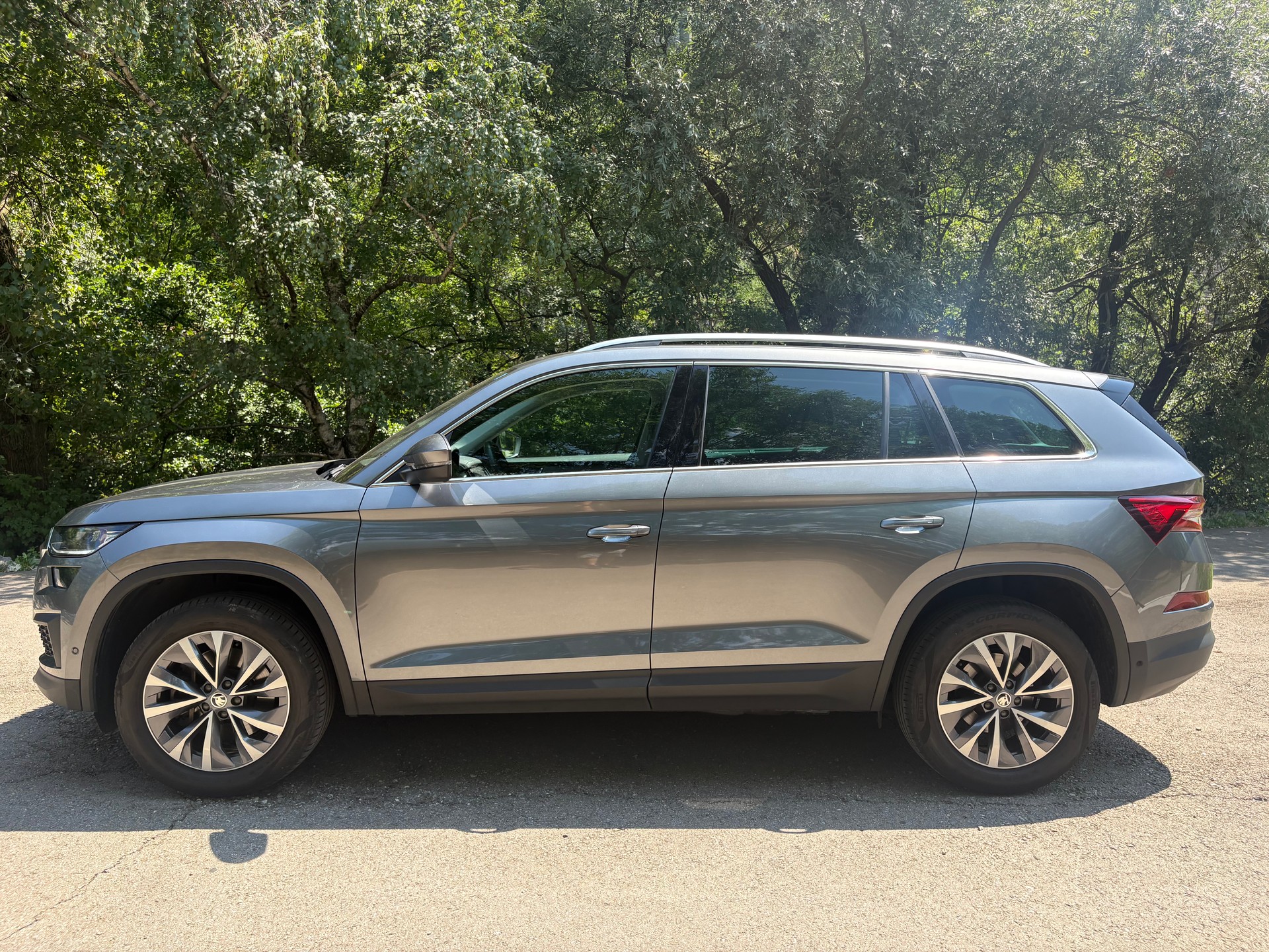 SKODA Kodiaq 2.0 TSI 4x4 SportLine-image-4
