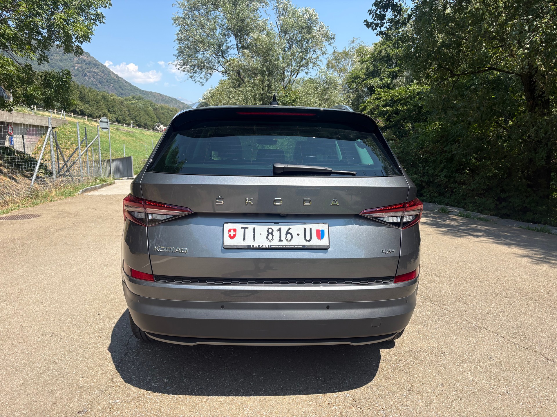 SKODA Kodiaq 2.0 TSI 4x4 SportLine-image-6
