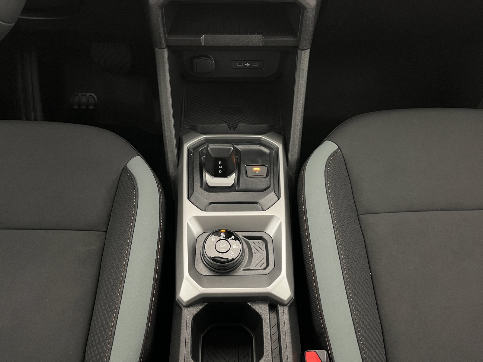 DACIA Duster 1.2 Hybrid Extreme 4WD-image-13