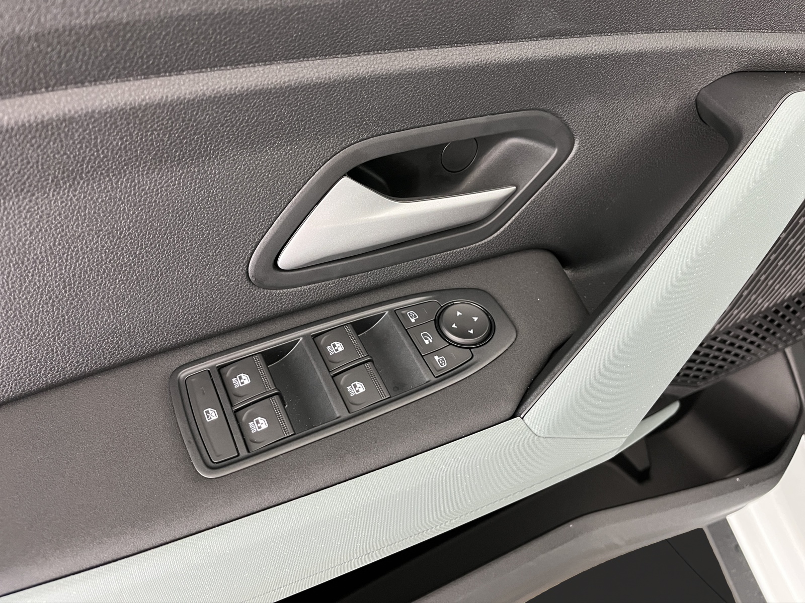 DACIA Duster 1.2 Hybrid Extreme 4WD-image-12