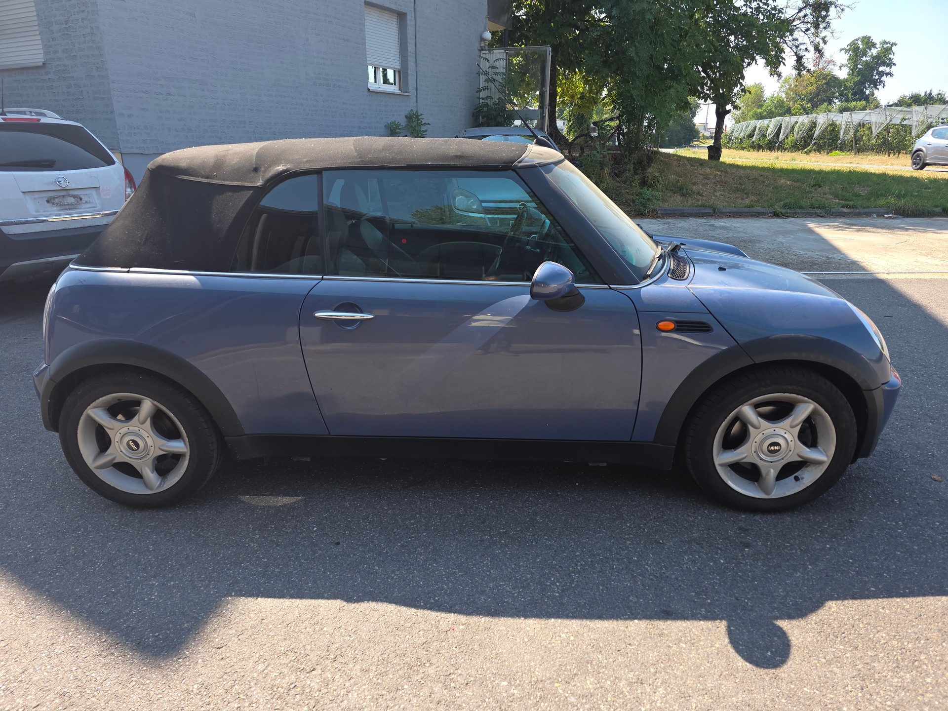 MINI Cooper Cabriolet-image-8