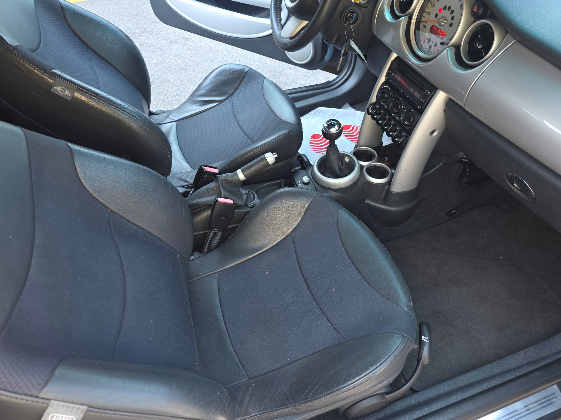 MINI Cooper Cabriolet-image-6