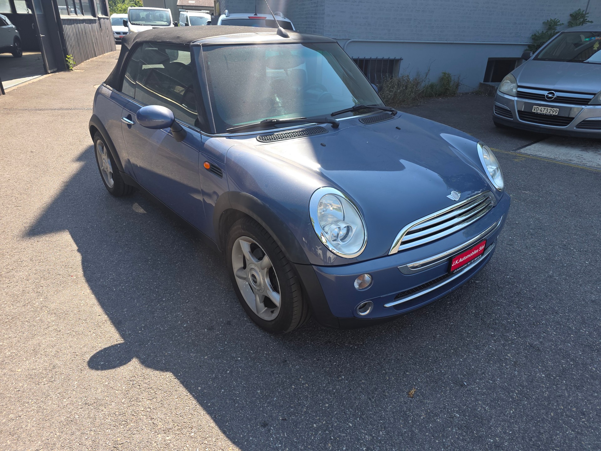 MINI Cooper Cabriolet-image-7