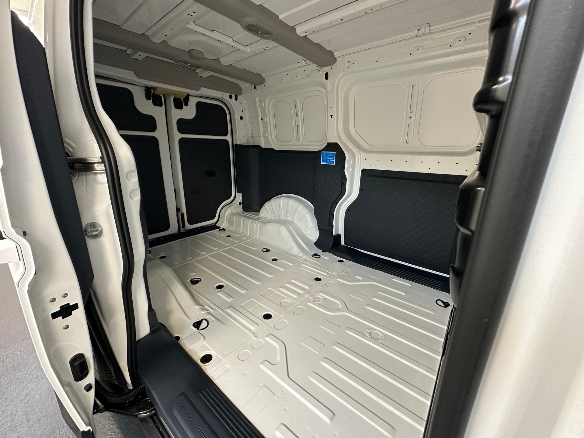 KIA PV5 Cargo 71.2 kWh Elite-image-10