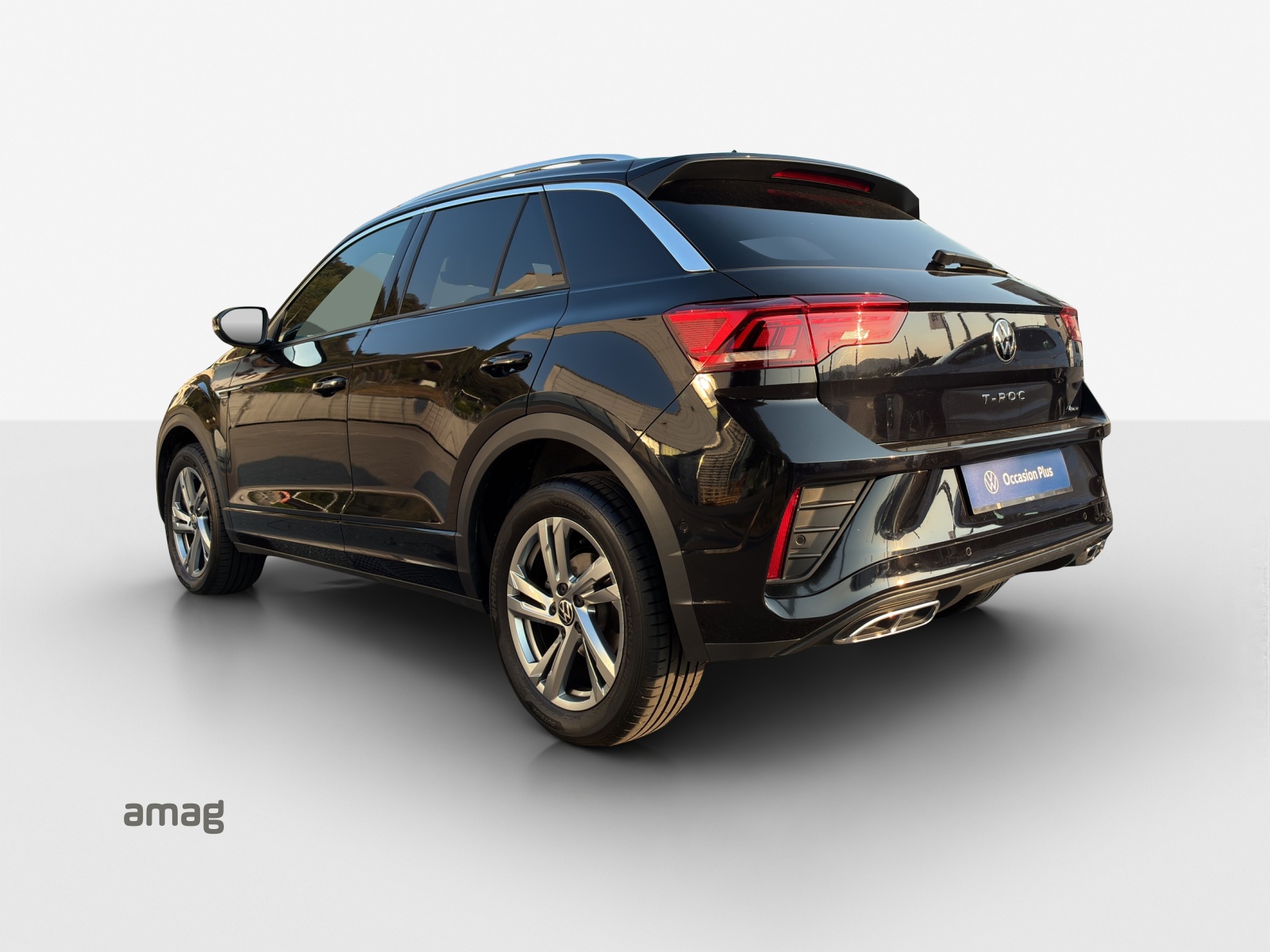 VW T-Roc 2.0 TSI R-Line DSG 4Motion-image-2