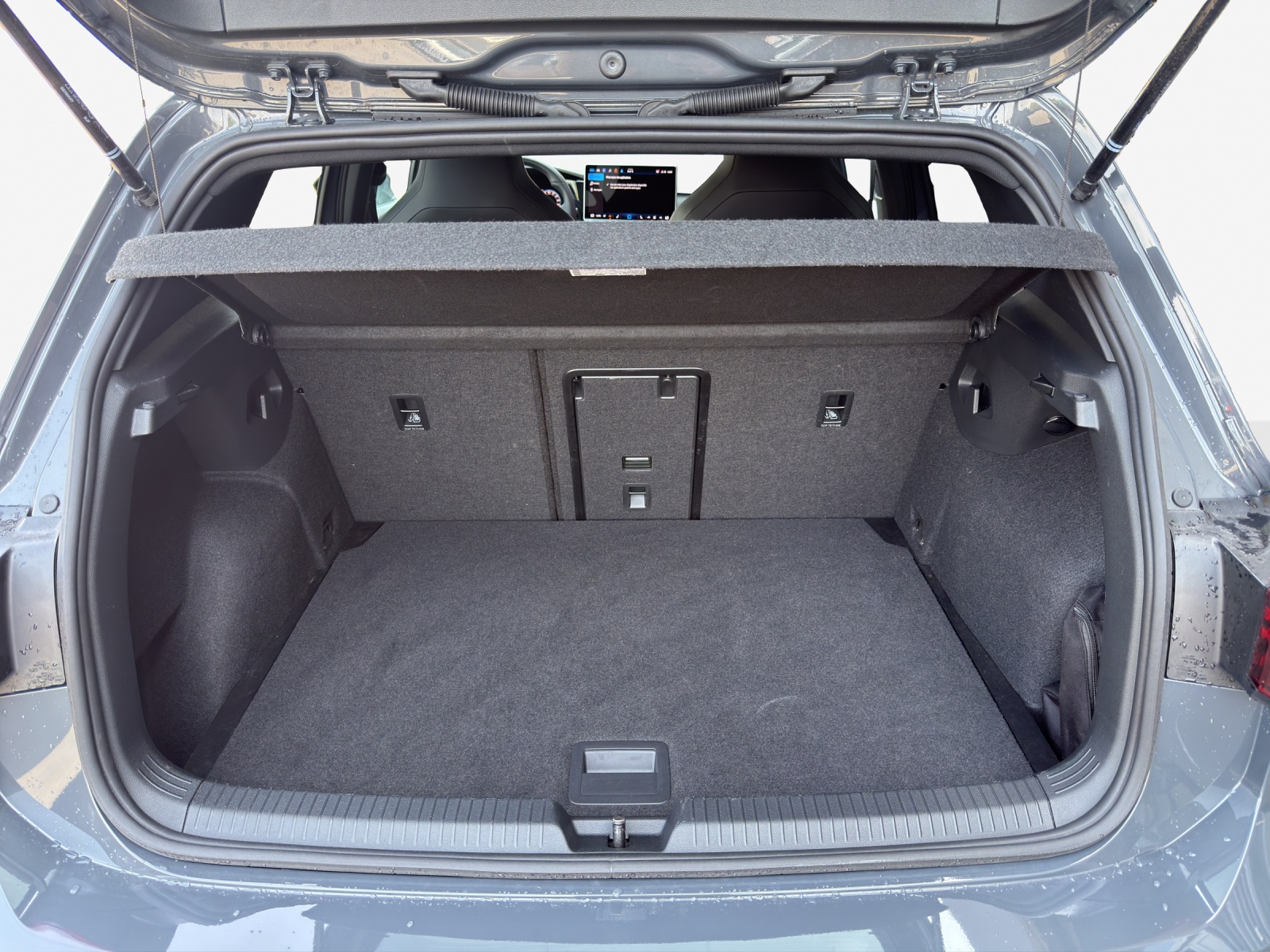 VW Golf 1.5 e TSI mHEV R-Line DSG-image-12