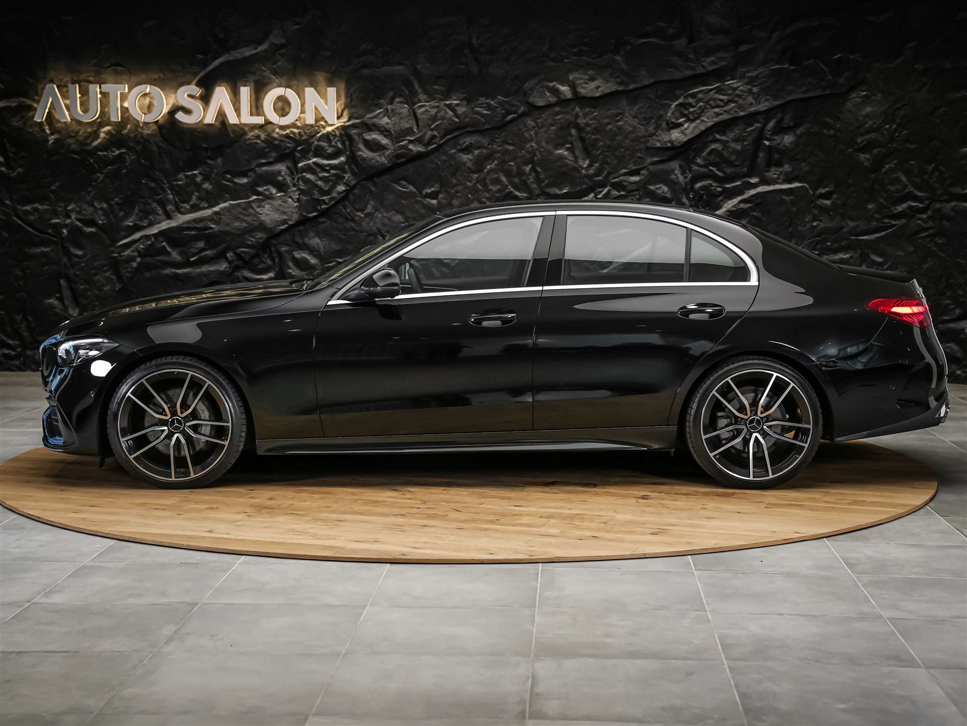 MERCEDES-BENZ C 300 d AMG Line *20" Felgen*Abstandsregler*AHK*-image-1