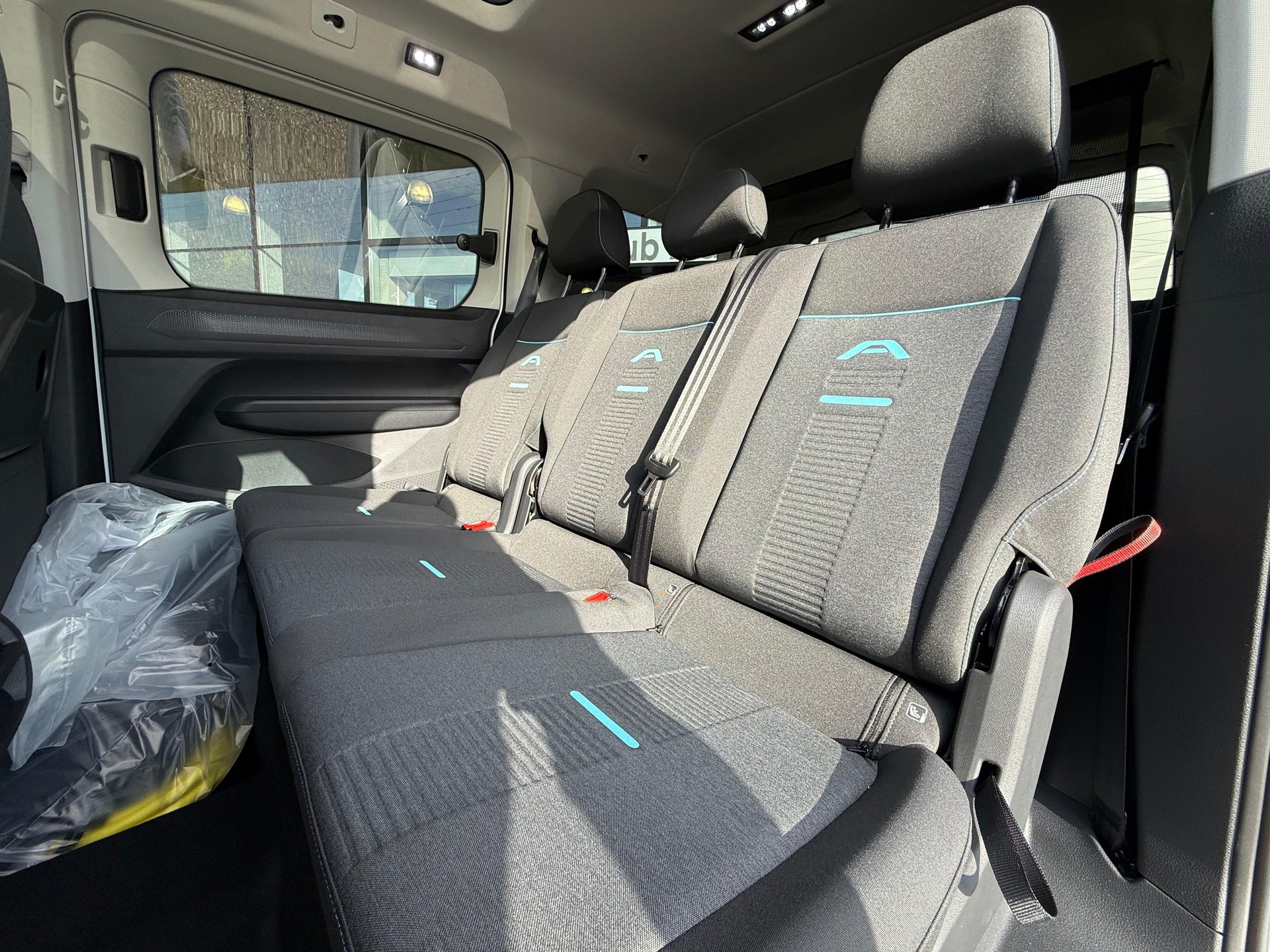 FORD Grand Tourneo Connect 1.5 PHEV Active Automat-image-9