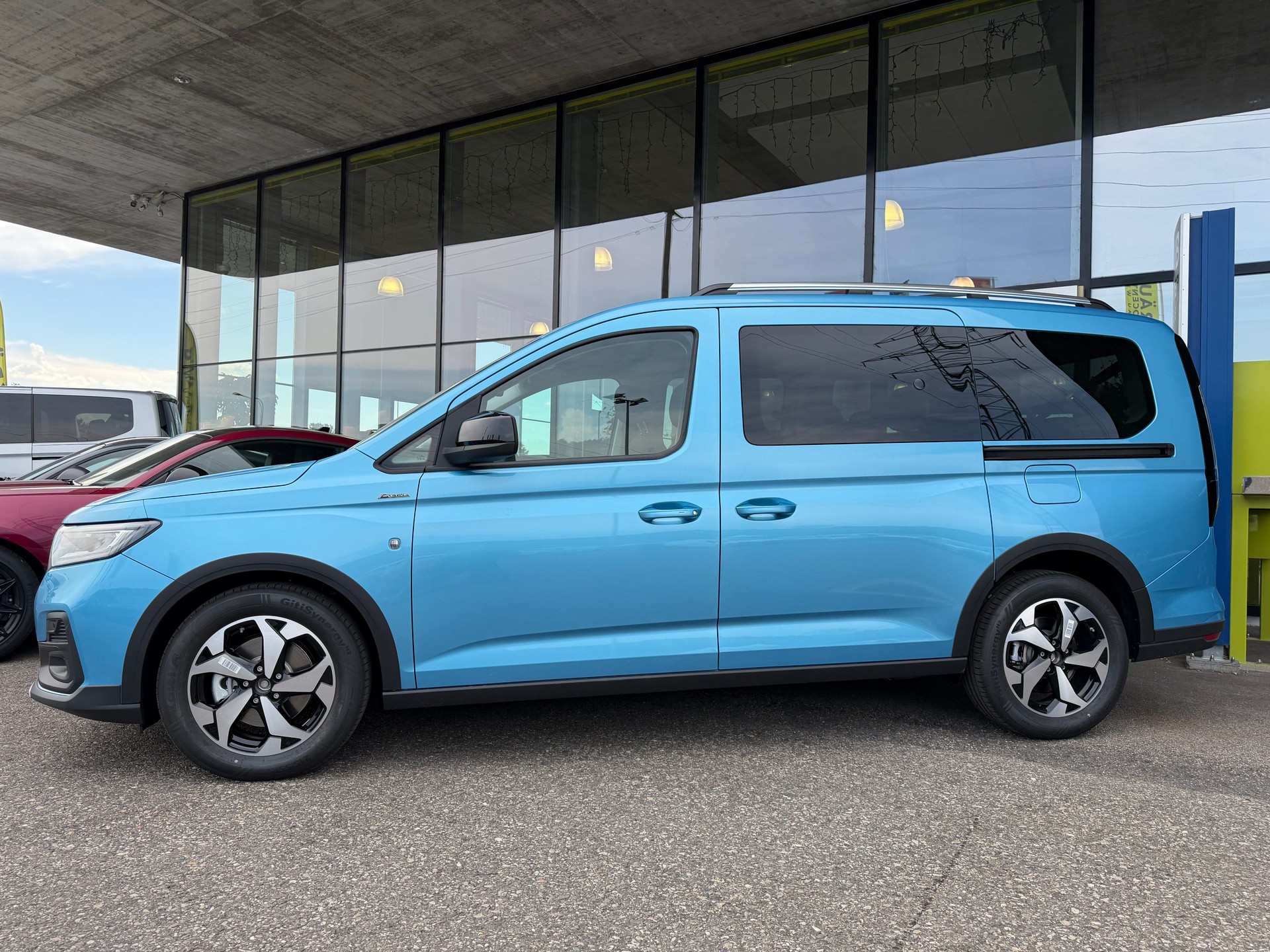 FORD Grand Tourneo Connect 1.5 PHEV Active Automat-showroom-element-3
