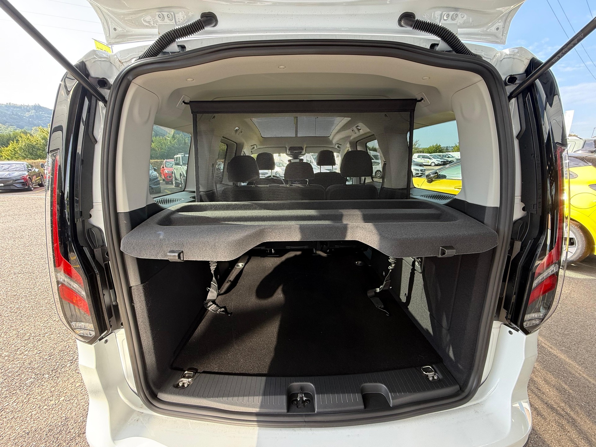 FORD Grand Tourneo Connect 1.5 PHEV Active Automat-image-8