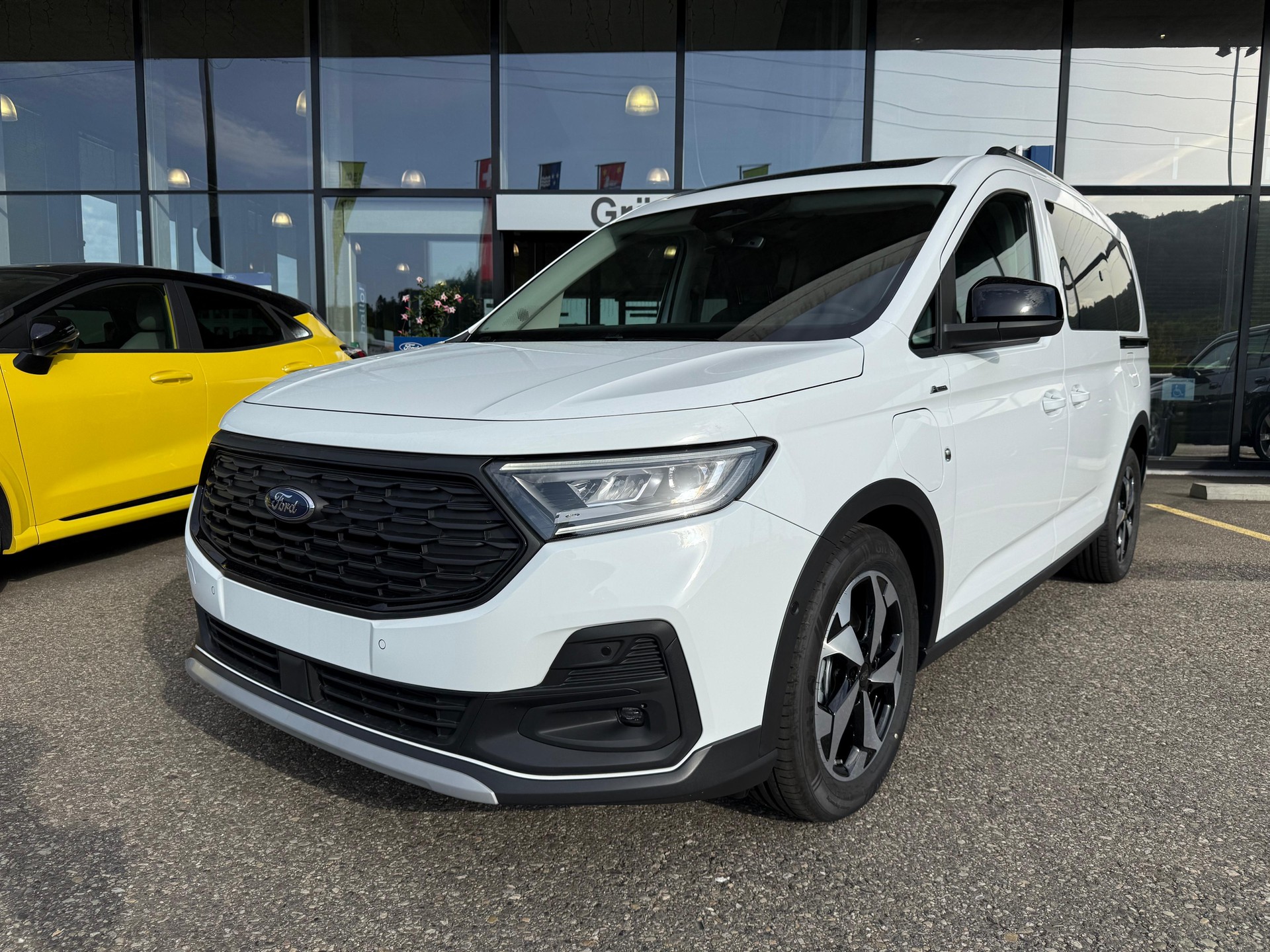 FORD Grand Tourneo Connect 1.5 PHEV Active Automat-image-0
