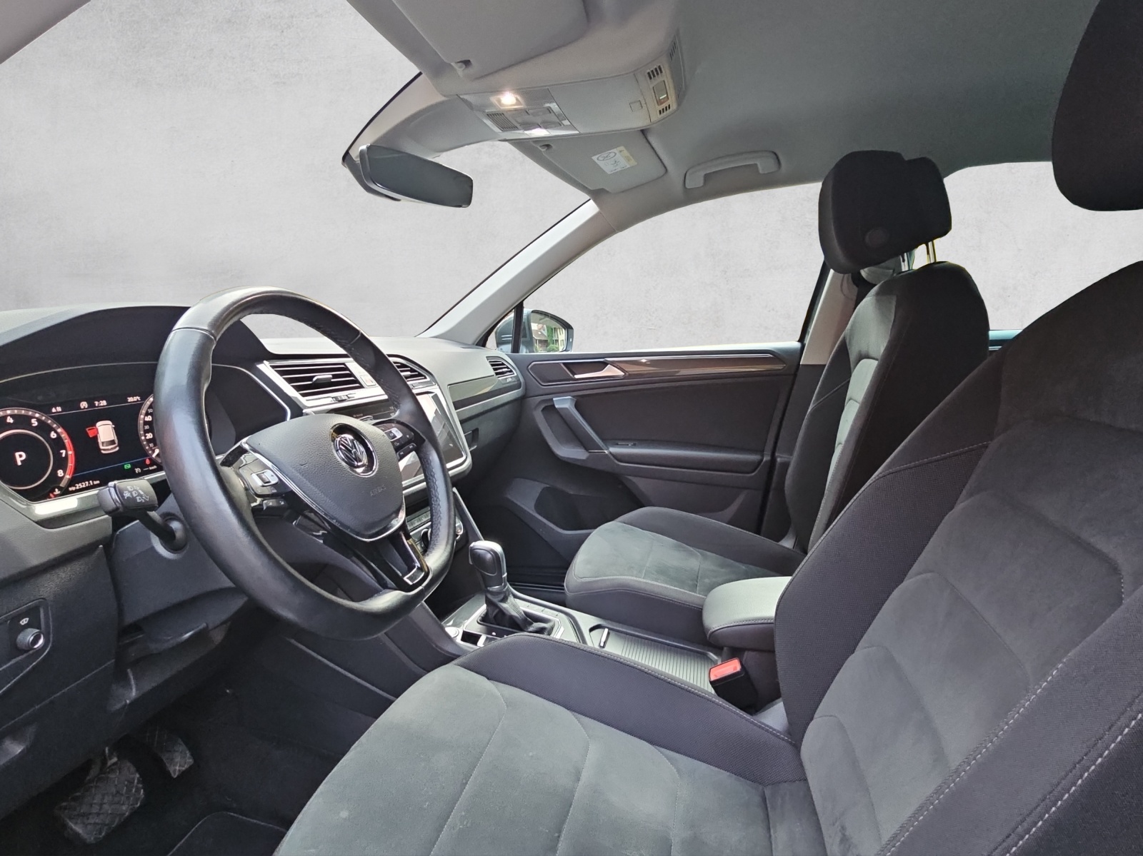 VW Tiguan 2.0TSI Highline 4Motion DSG-image-8