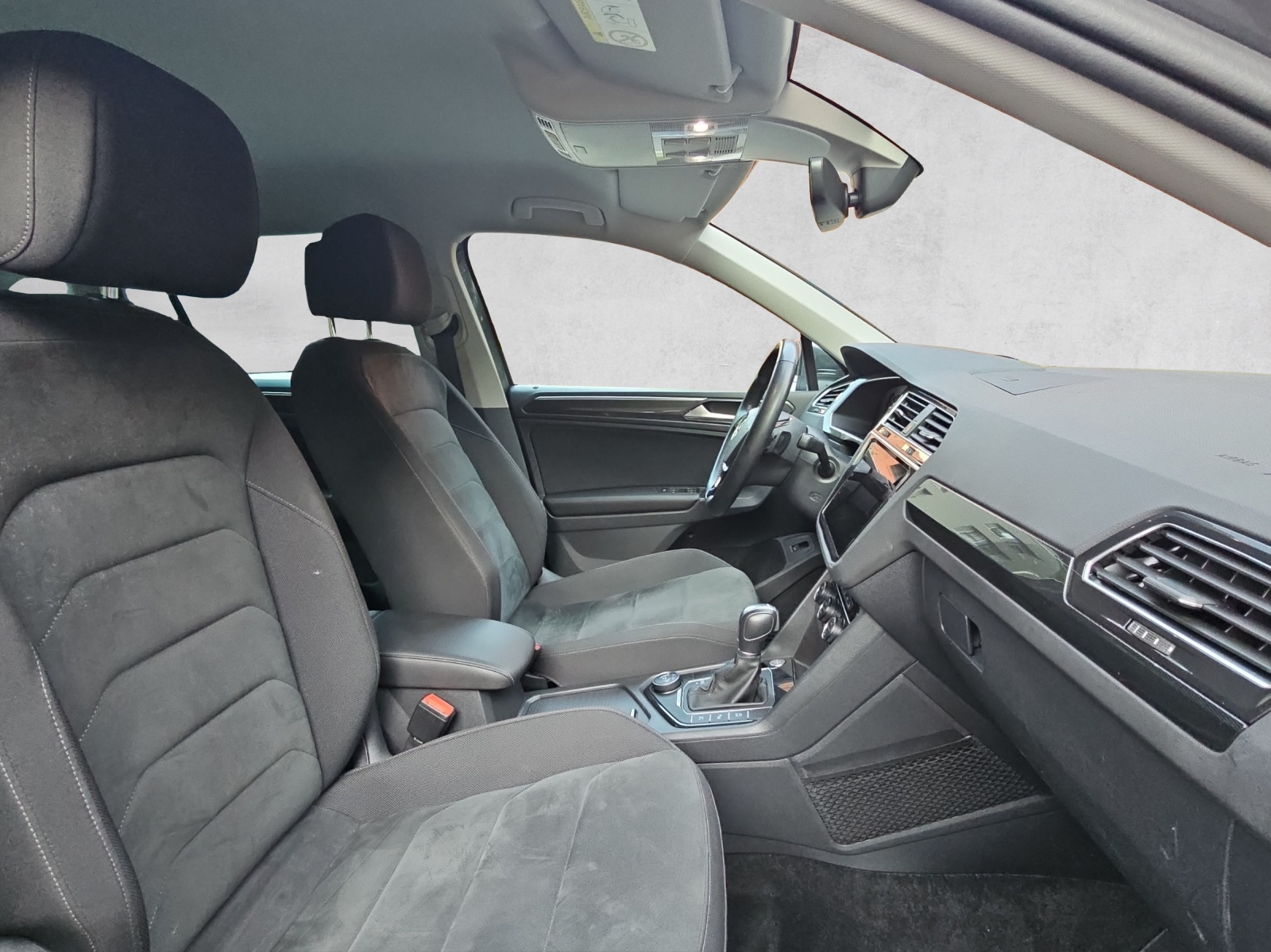 VW Tiguan 2.0TSI Highline 4Motion DSG-image-12
