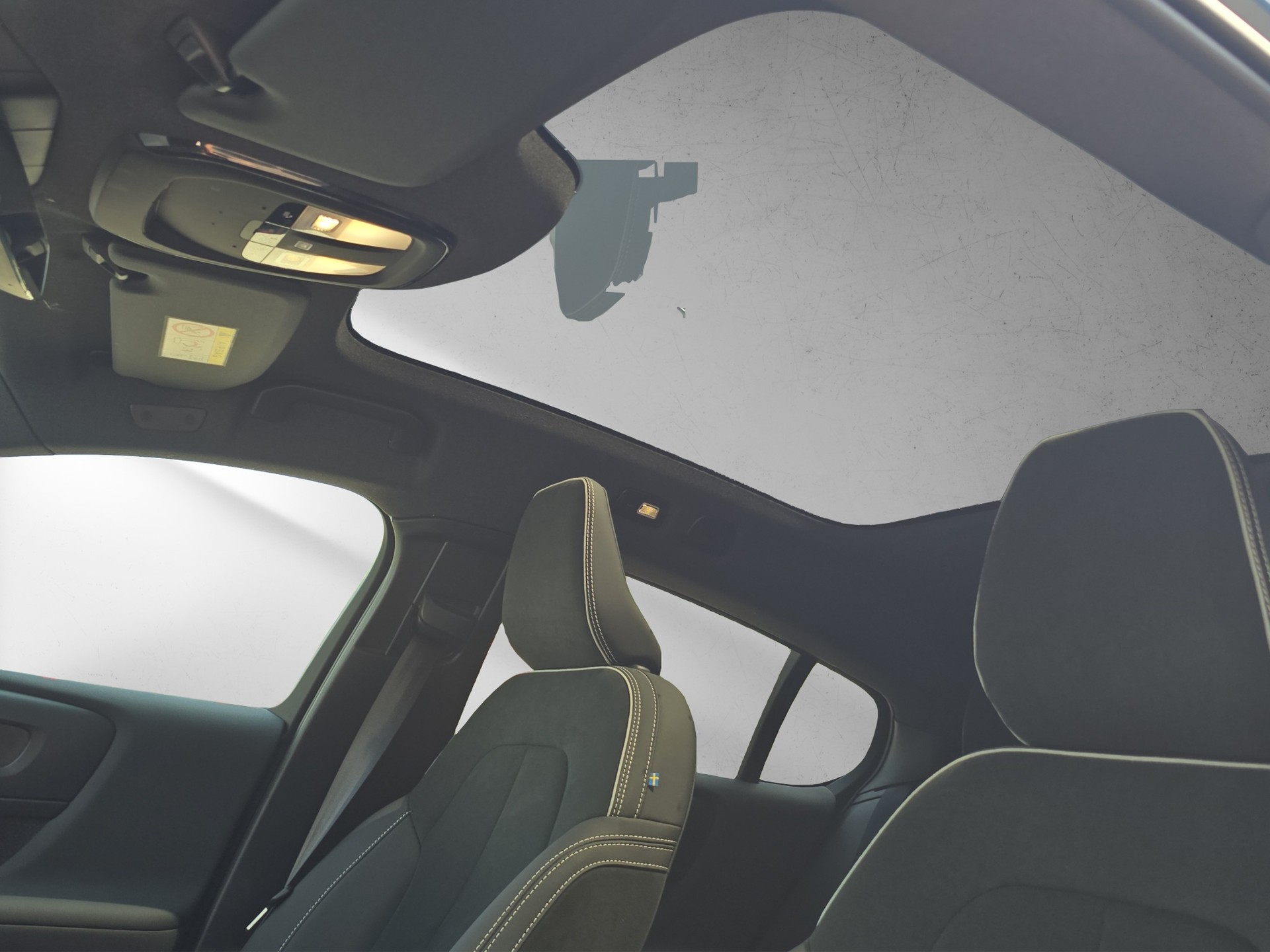 VOLVO C40 Recharge P8 Twin AWD Pure Electric Ultimate-image-15