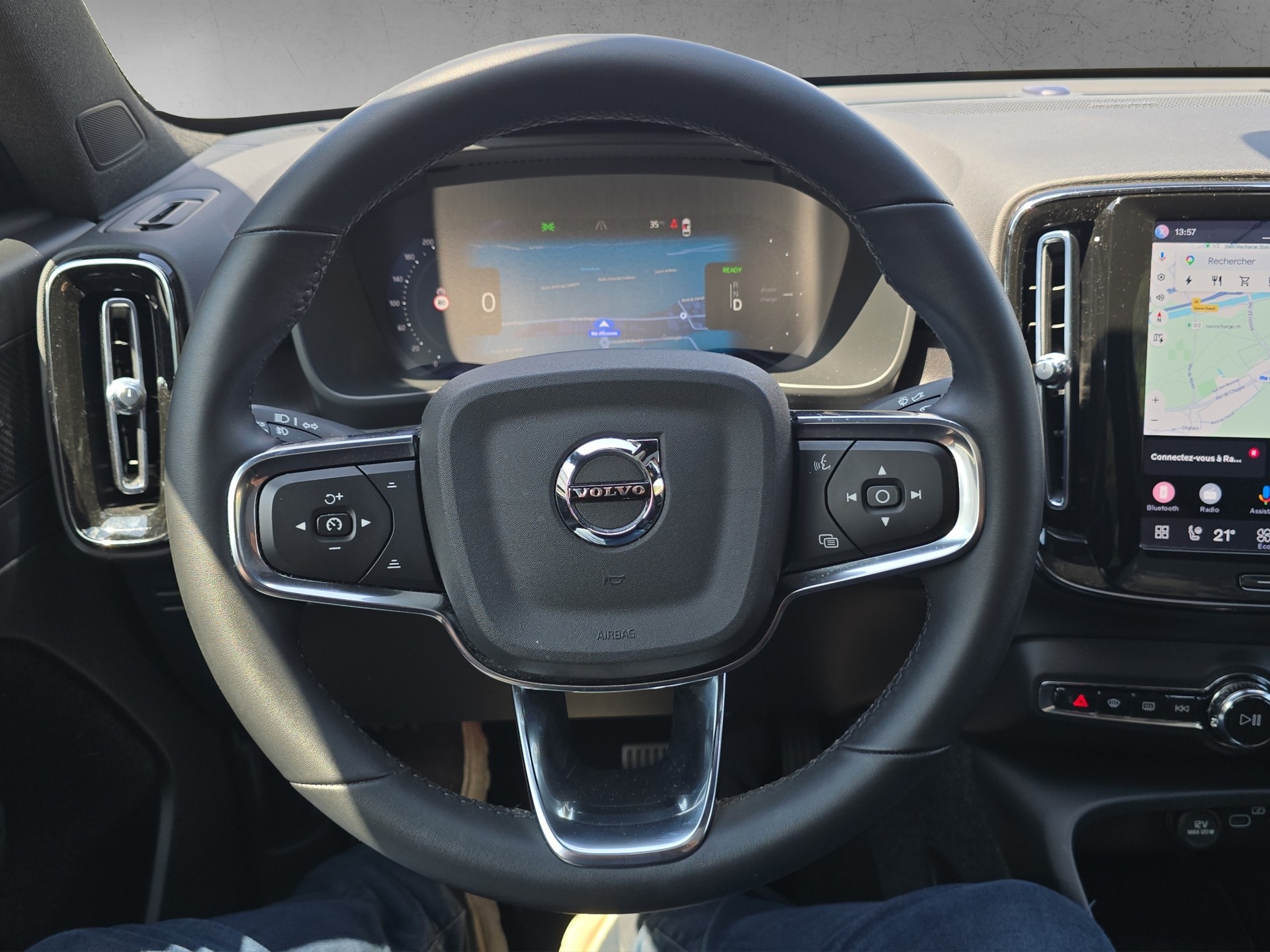 VOLVO C40 Recharge P8 Twin AWD Pure Electric Ultimate-image-13