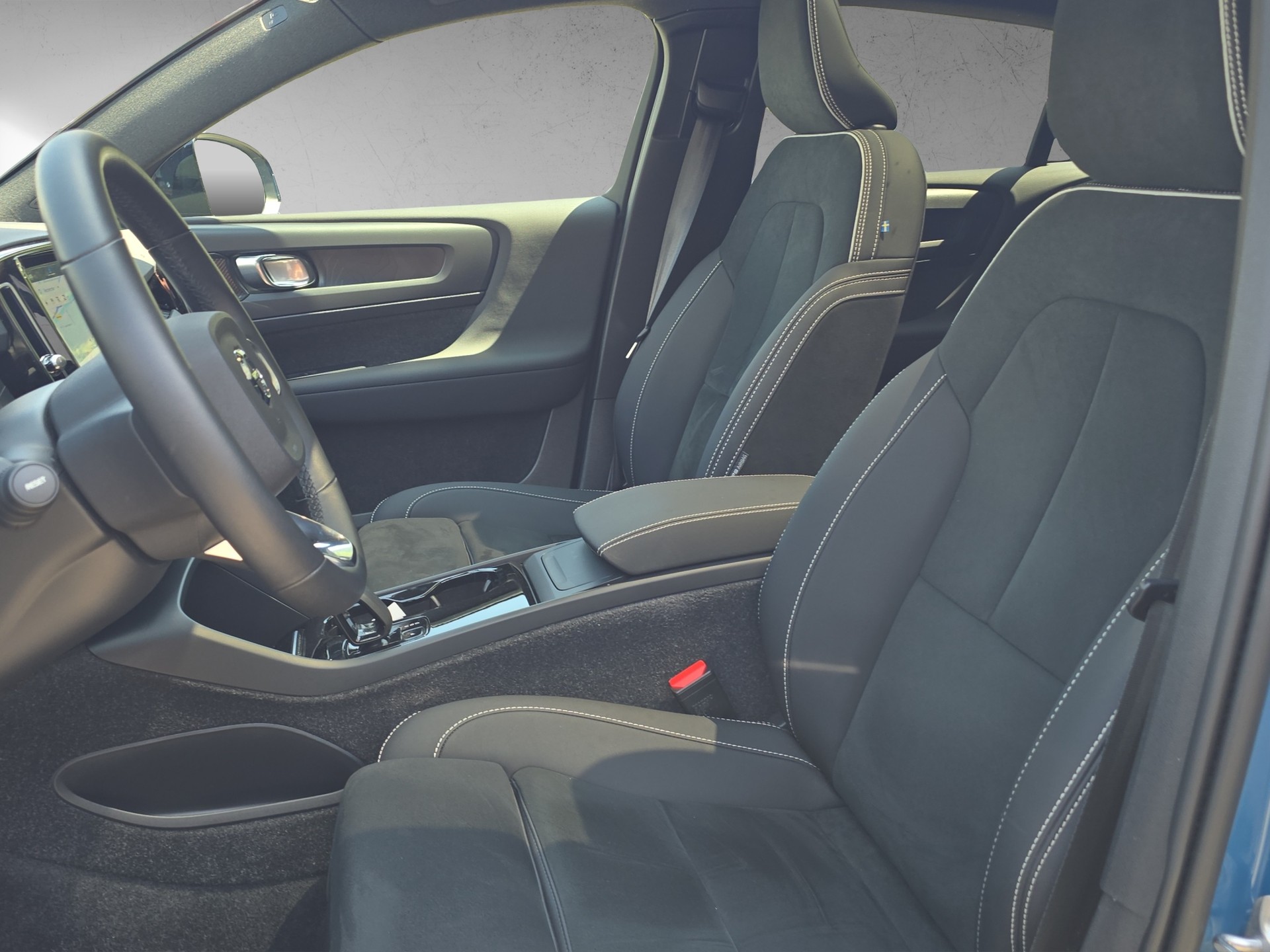 VOLVO C40 Recharge P8 Twin AWD Pure Electric Ultimate-image-9