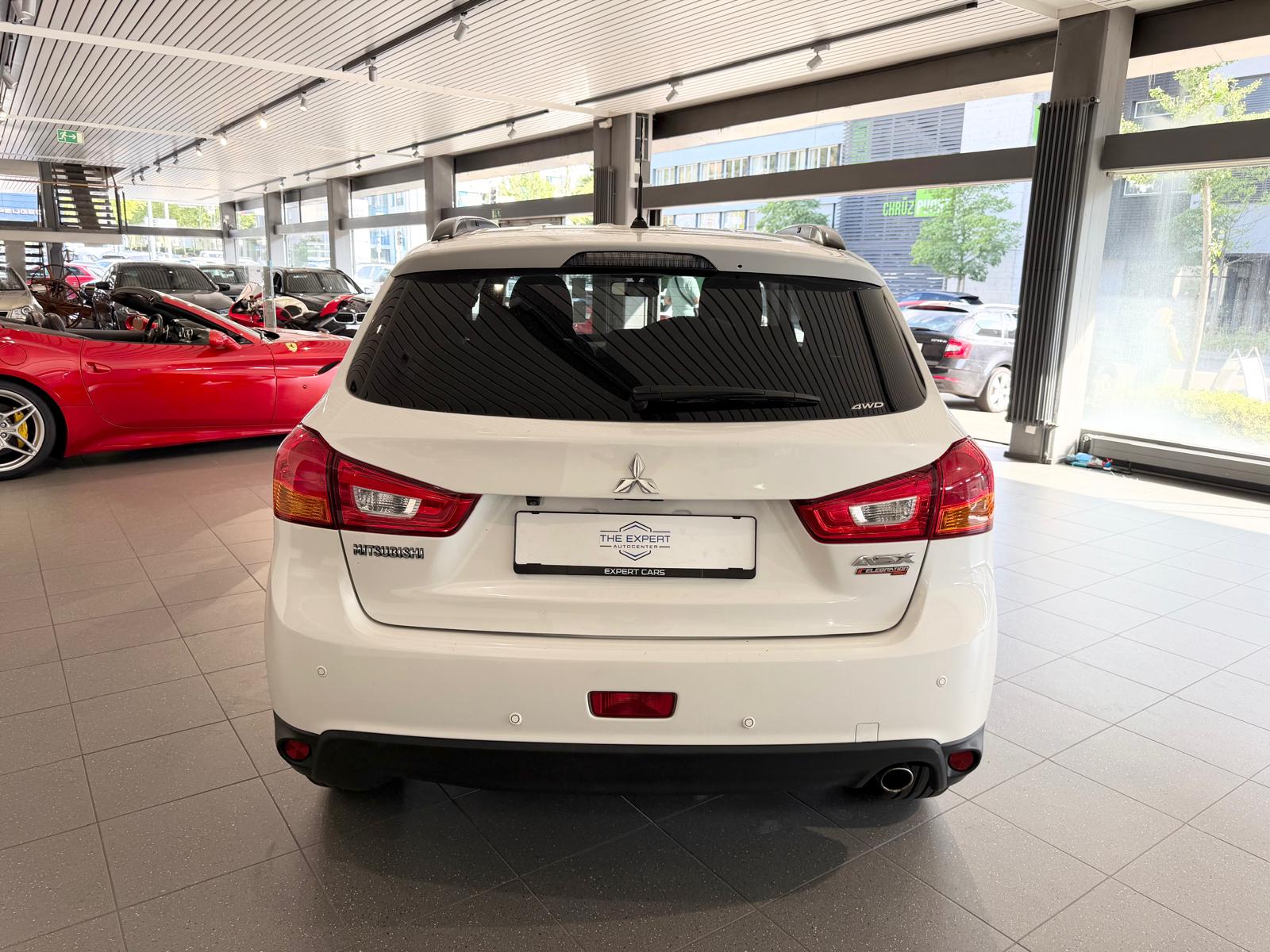 MITSUBISHI ASX 2.2 DID Diamond 4WD Automatic-image-4