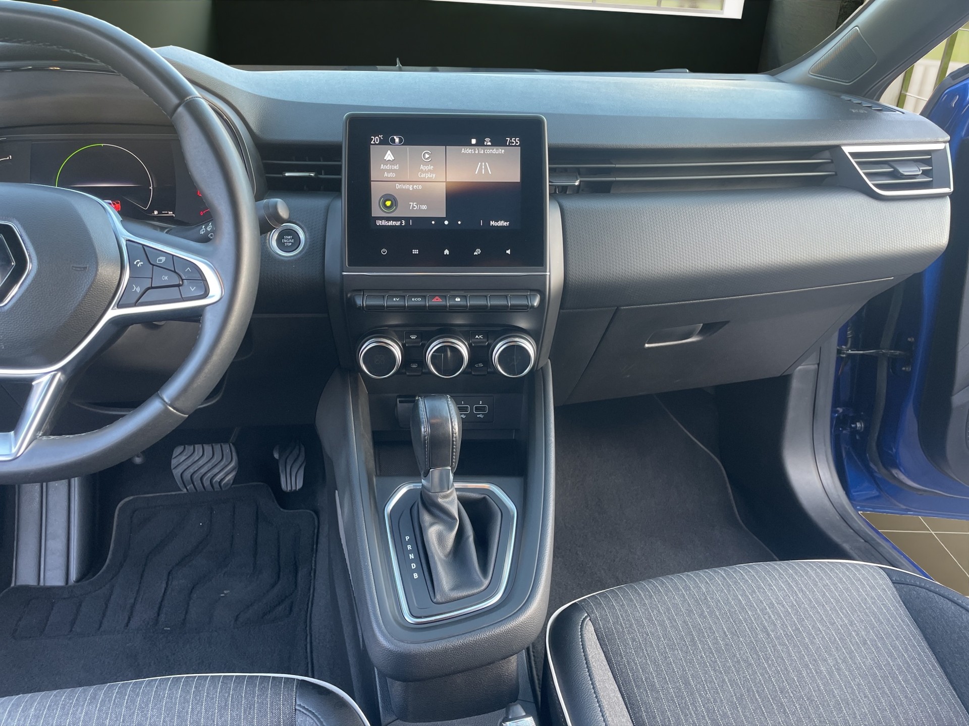 RENAULT Clio 1.6 E-Tech Intens-image-11