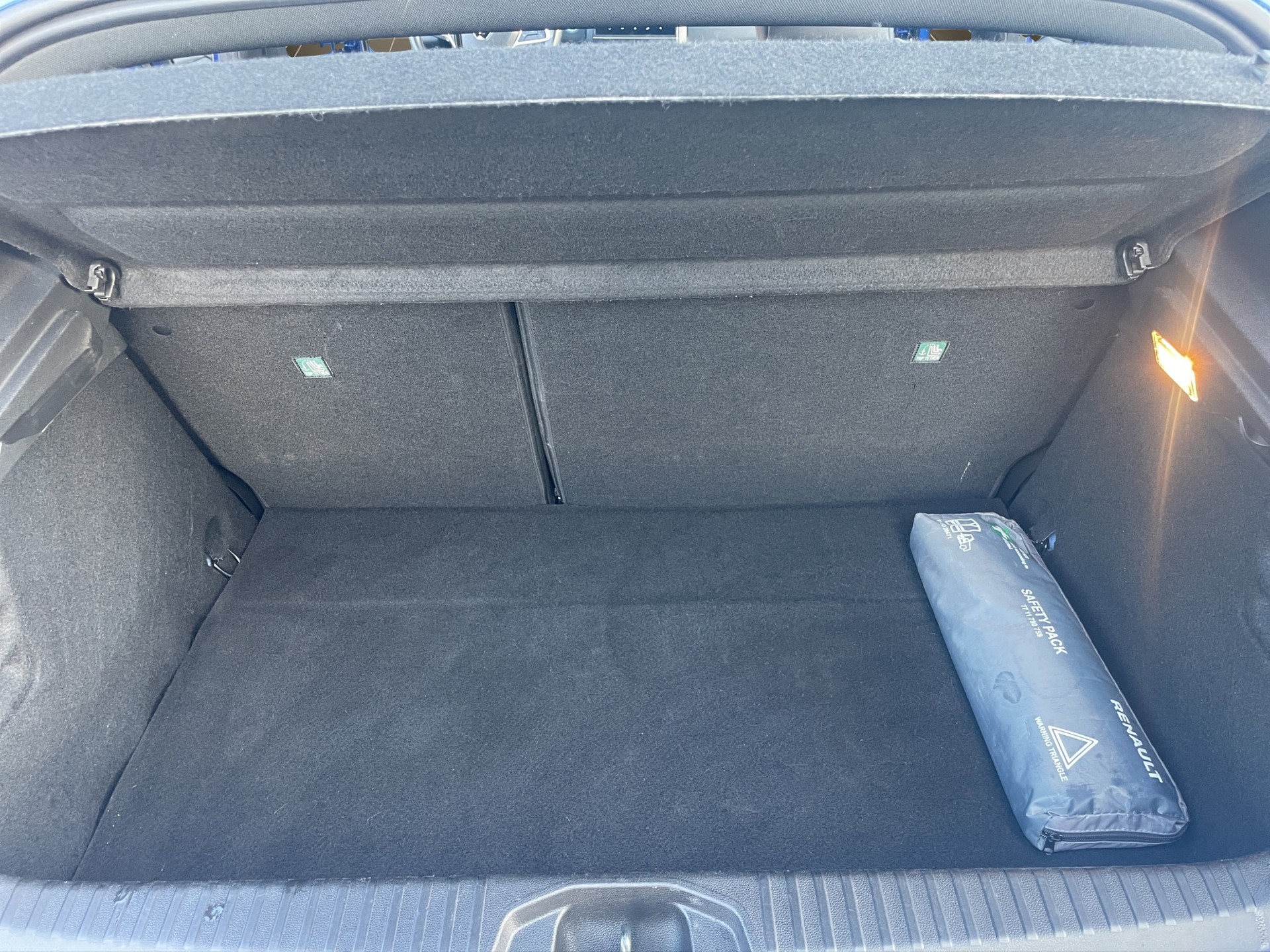 RENAULT Clio 1.6 E-Tech Intens-image-15