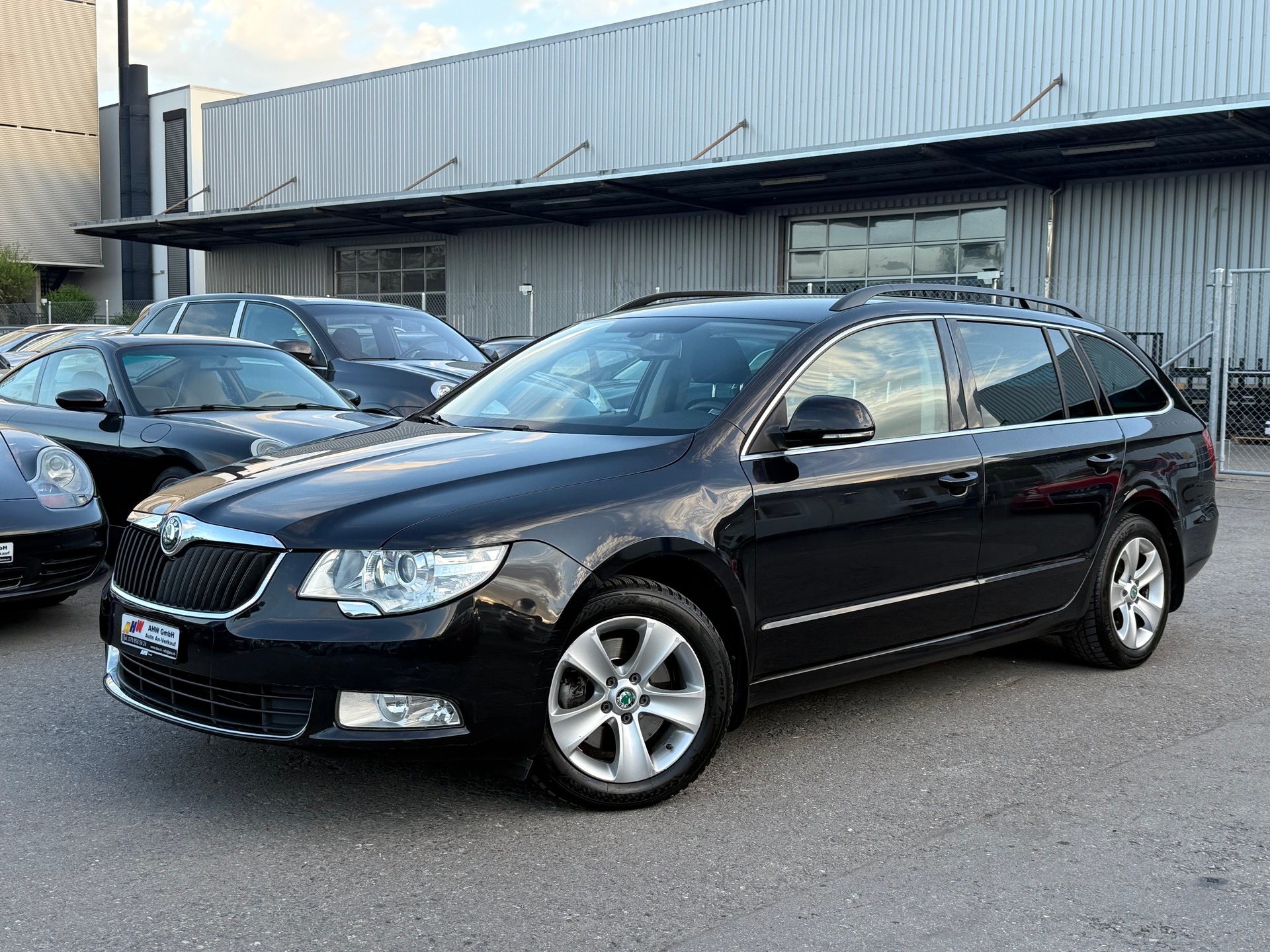 SKODA Superb Combi 2.0 TDi Ambition DSG-image-0