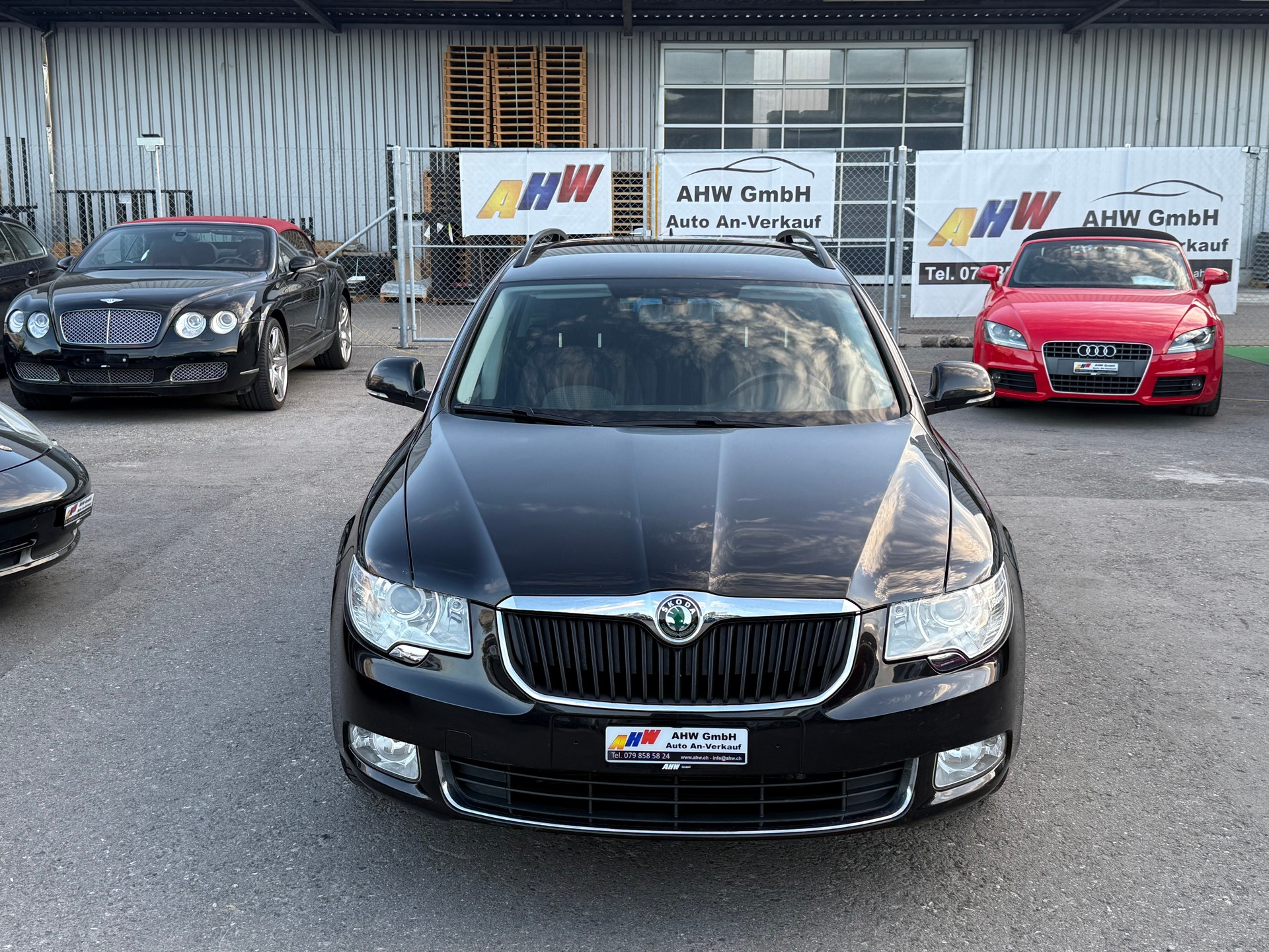 SKODA Superb Combi 2.0 TDi Ambition DSG-image-1