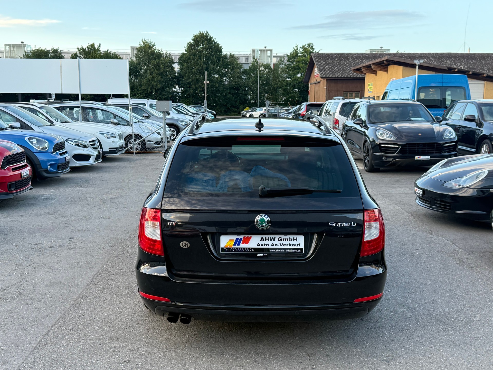 SKODA Superb Combi 2.0 TDi Ambition DSG-image-4