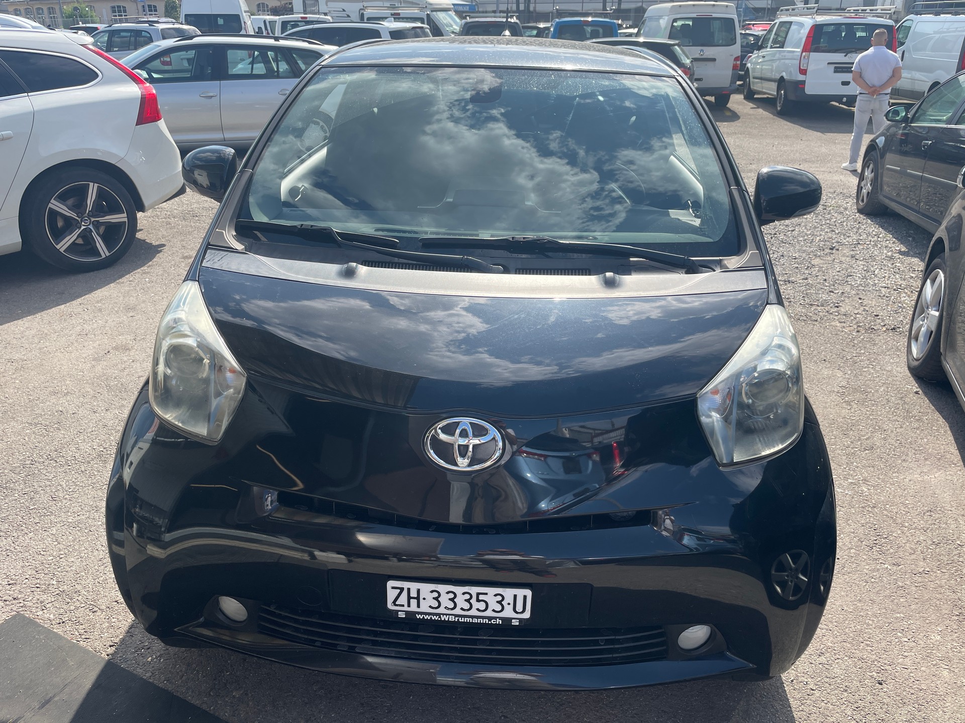 TOYOTA iQ 1.4 D-4D Linea Sol-image-0