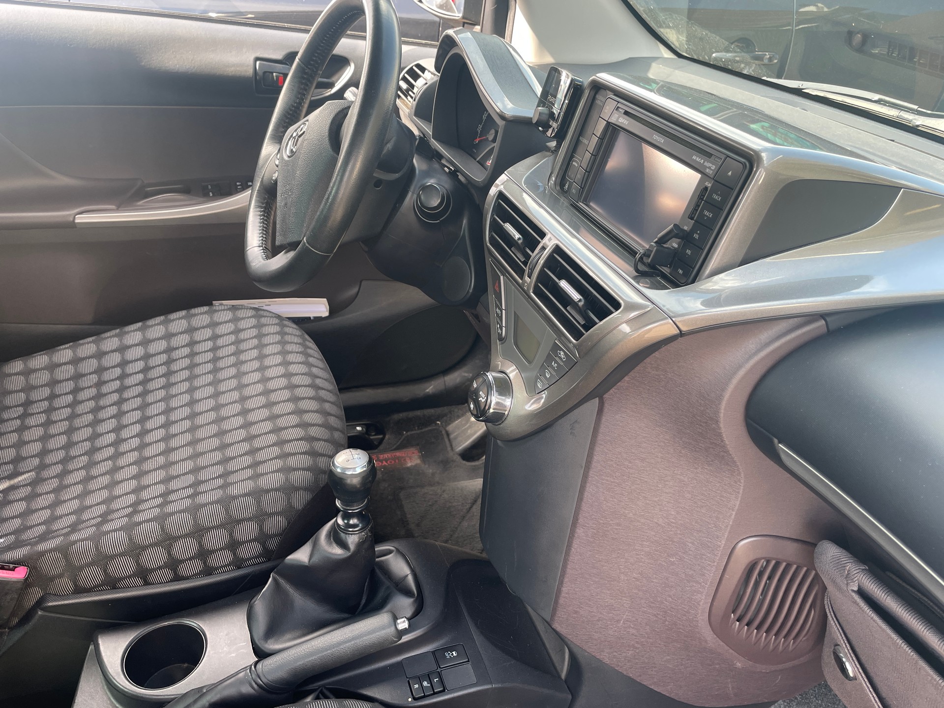 TOYOTA iQ 1.4 D-4D Linea Sol-image-7