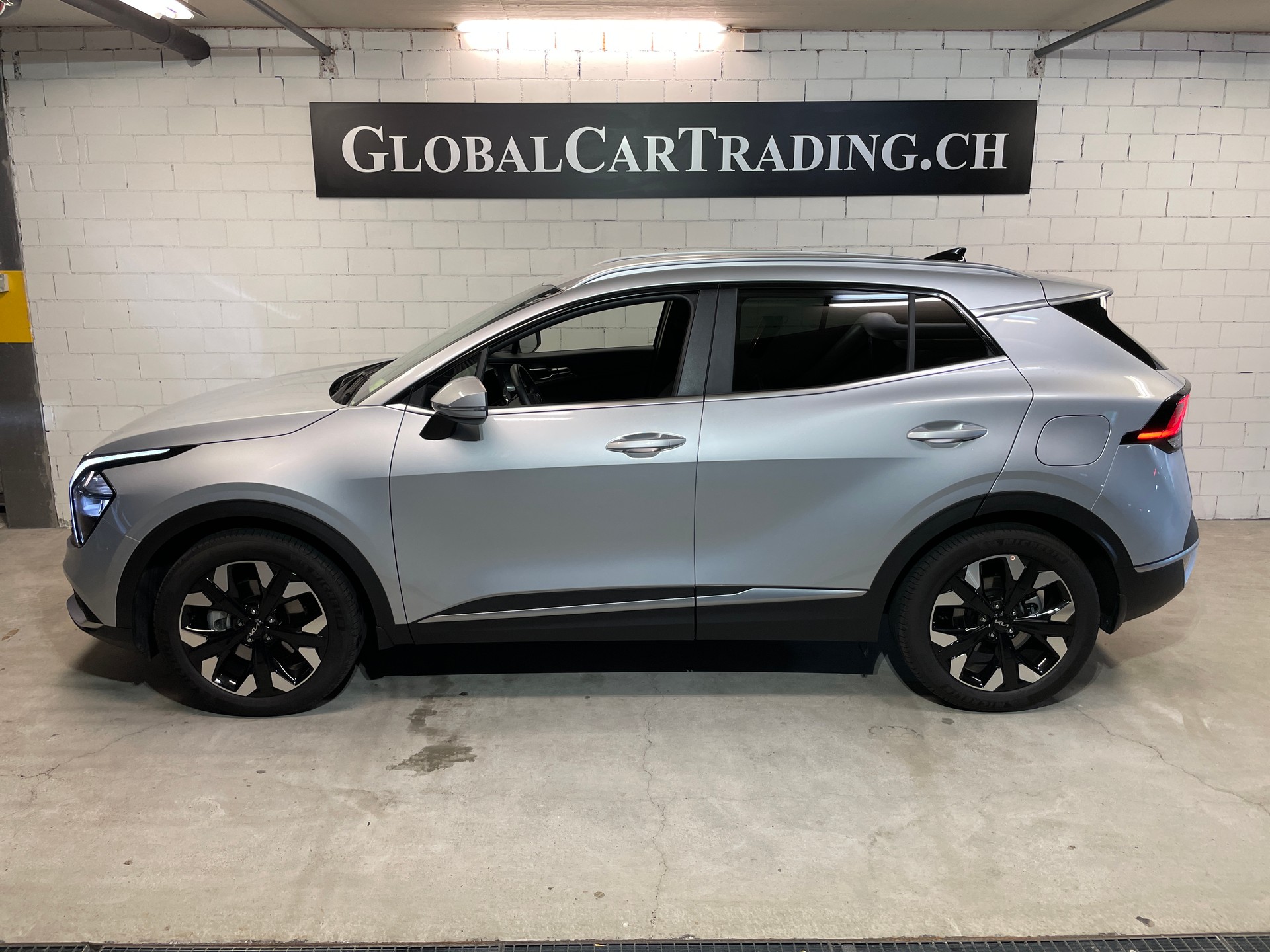 KIA Sportage 1.6T-GDi PHEV Power Edition 4x4 A-image-2