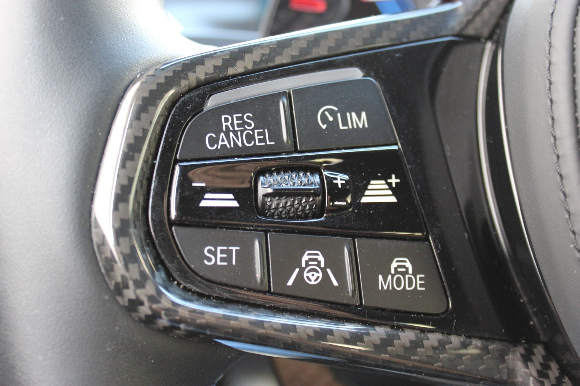 BMW M4 Coupé Competition M xDrive *M Carbon Exterieurpaket*-image-14