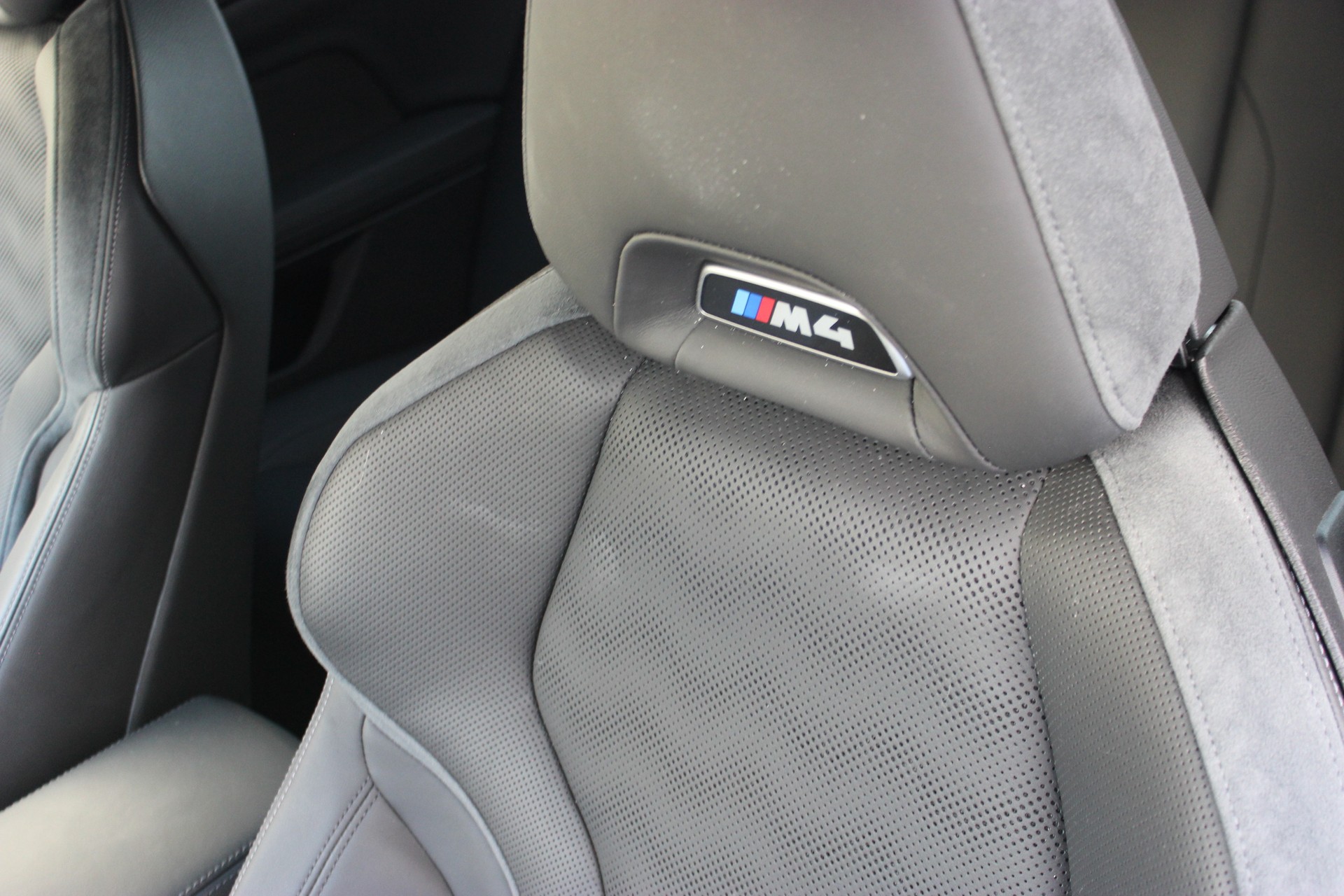 BMW M4 Coupé Competition M xDrive *M Carbon Exterieurpaket*-image-12