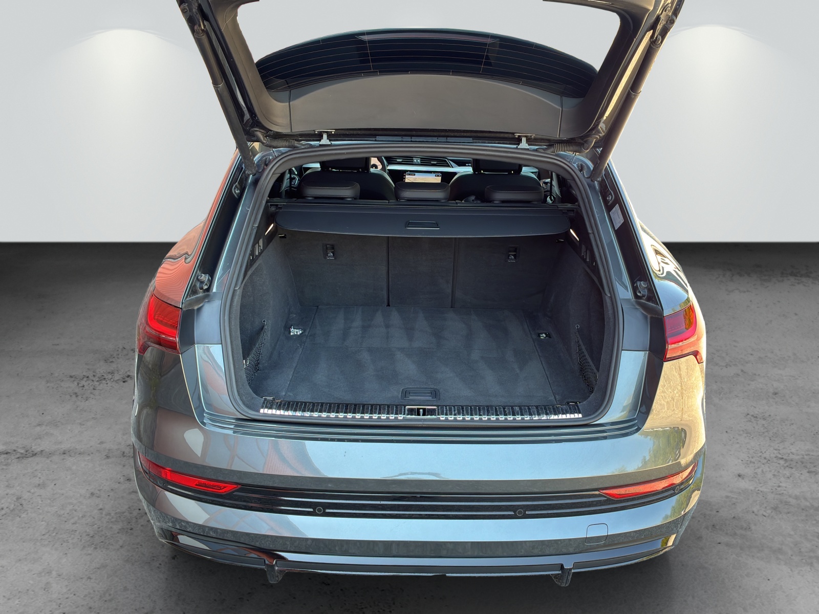 AUDI e-tron S quattro-image-9