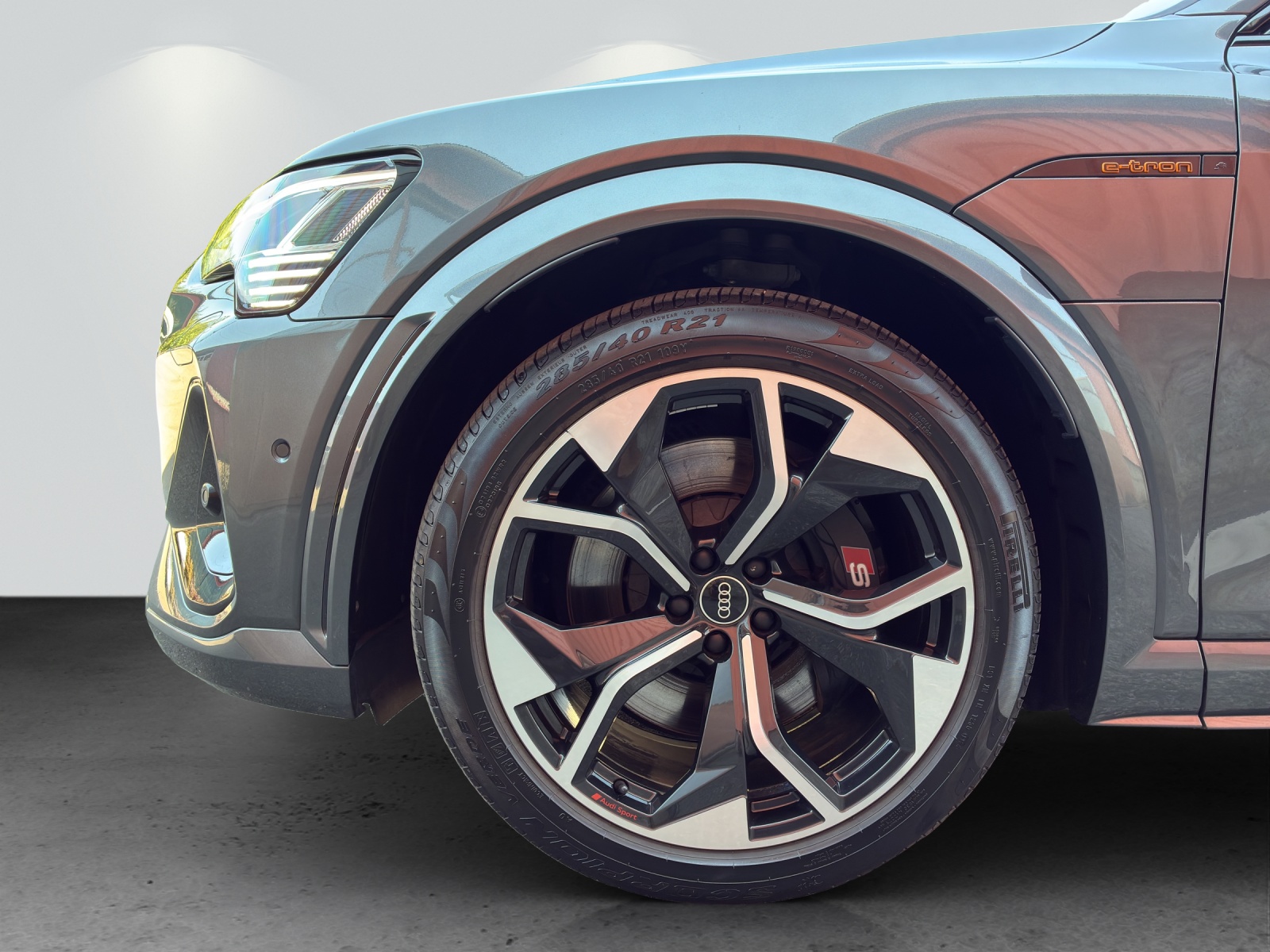 AUDI e-tron S quattro-image-10