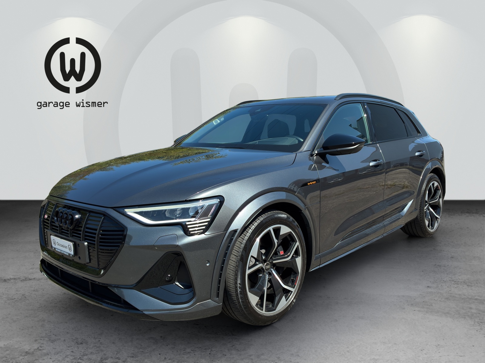 AUDI e-tron S quattro