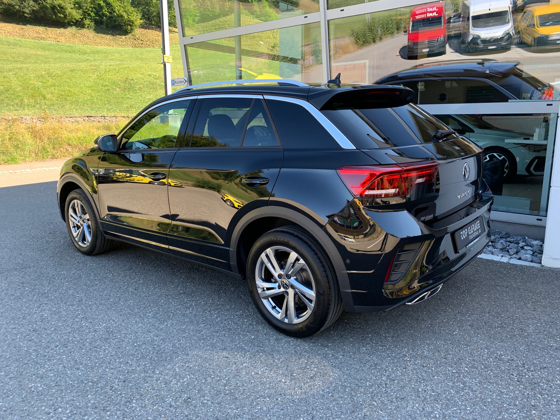 VW T-Roc 2.0 TSI R-Line DSG 4Motion-image-4