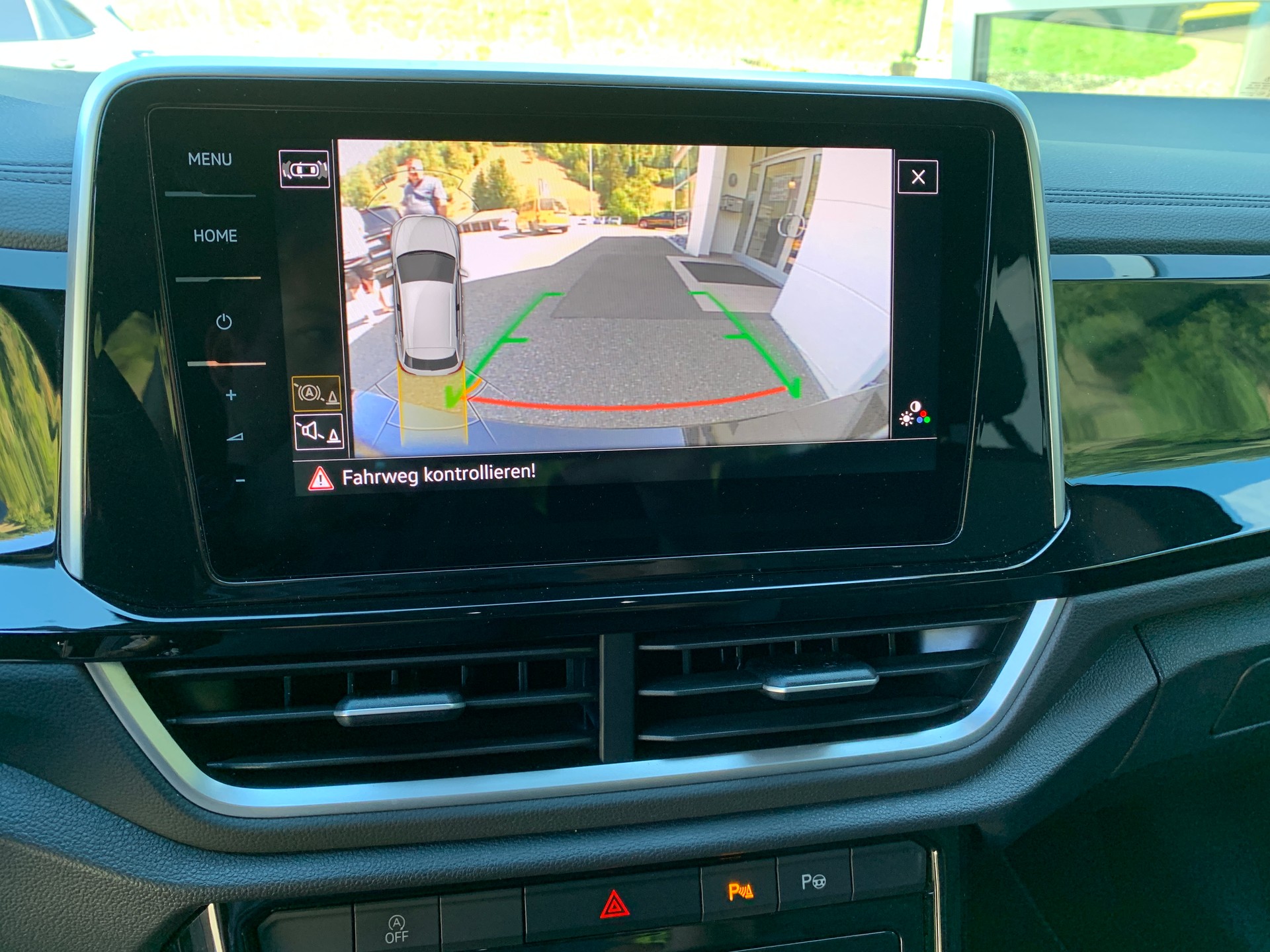 VW T-Roc 2.0 TSI R-Line DSG 4Motion-image-12