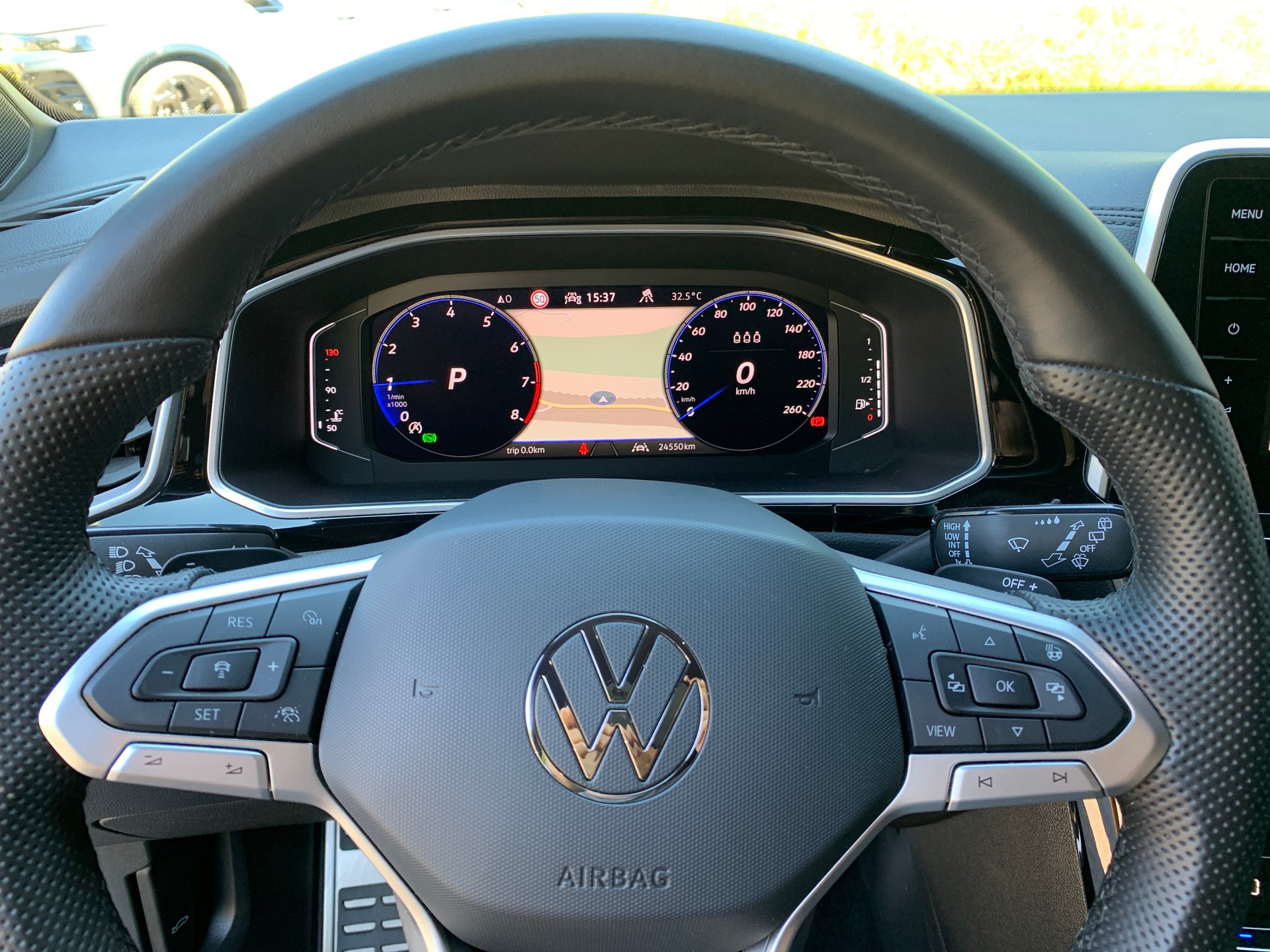 VW T-Roc 2.0 TSI R-Line DSG 4Motion-image-10