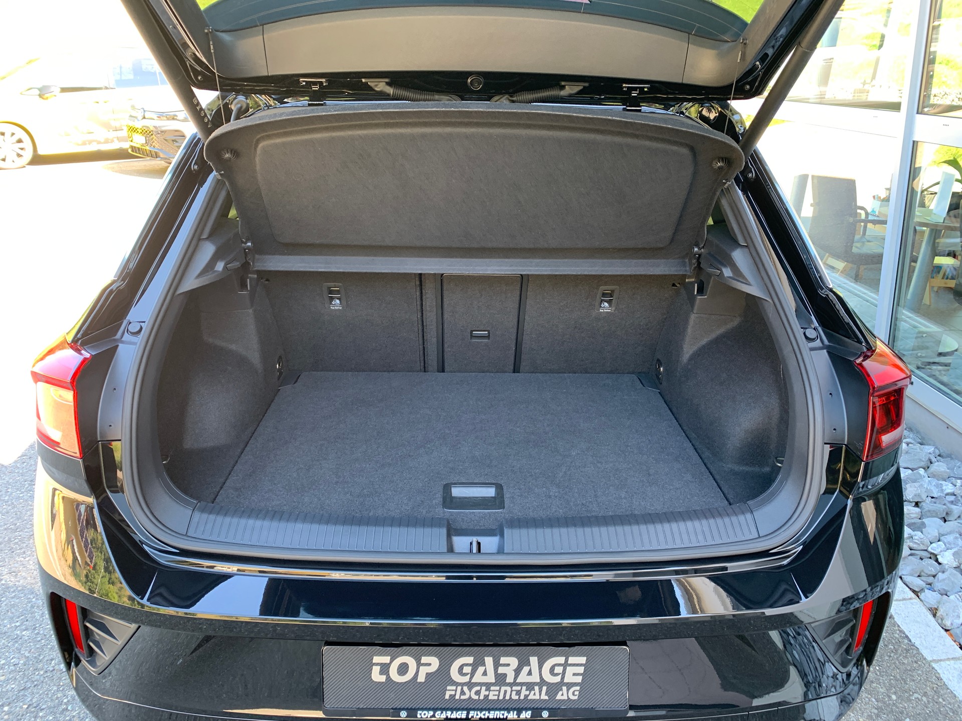 VW T-Roc 2.0 TSI R-Line DSG 4Motion-image-18
