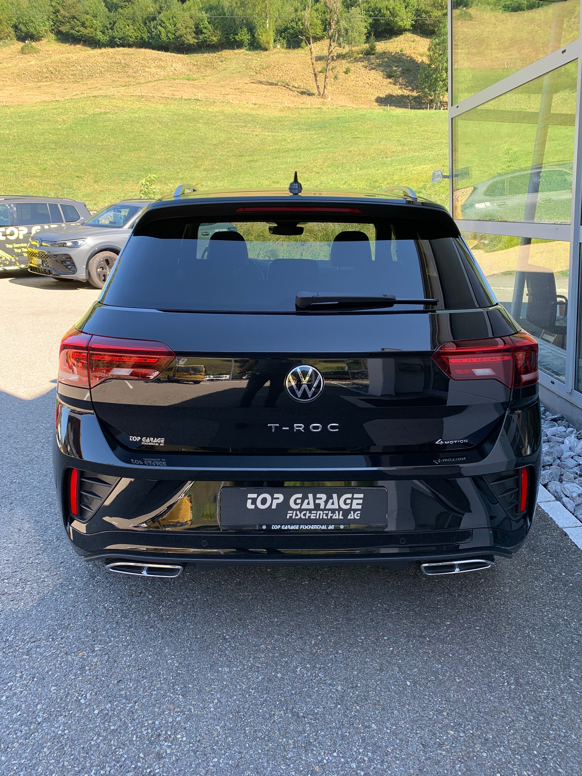 VW T-Roc 2.0 TSI R-Line DSG 4Motion-image-5