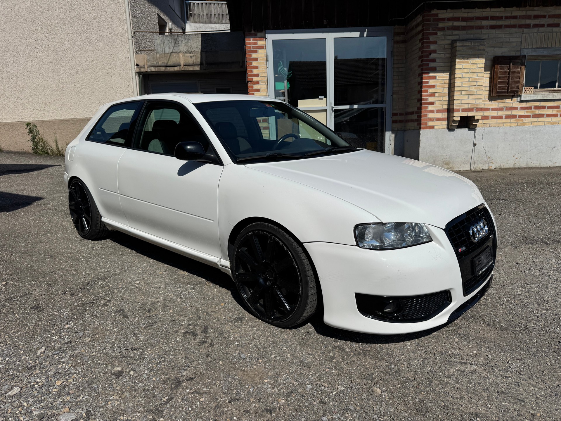 AUDI A3 1.8 T Ambiente-image-1