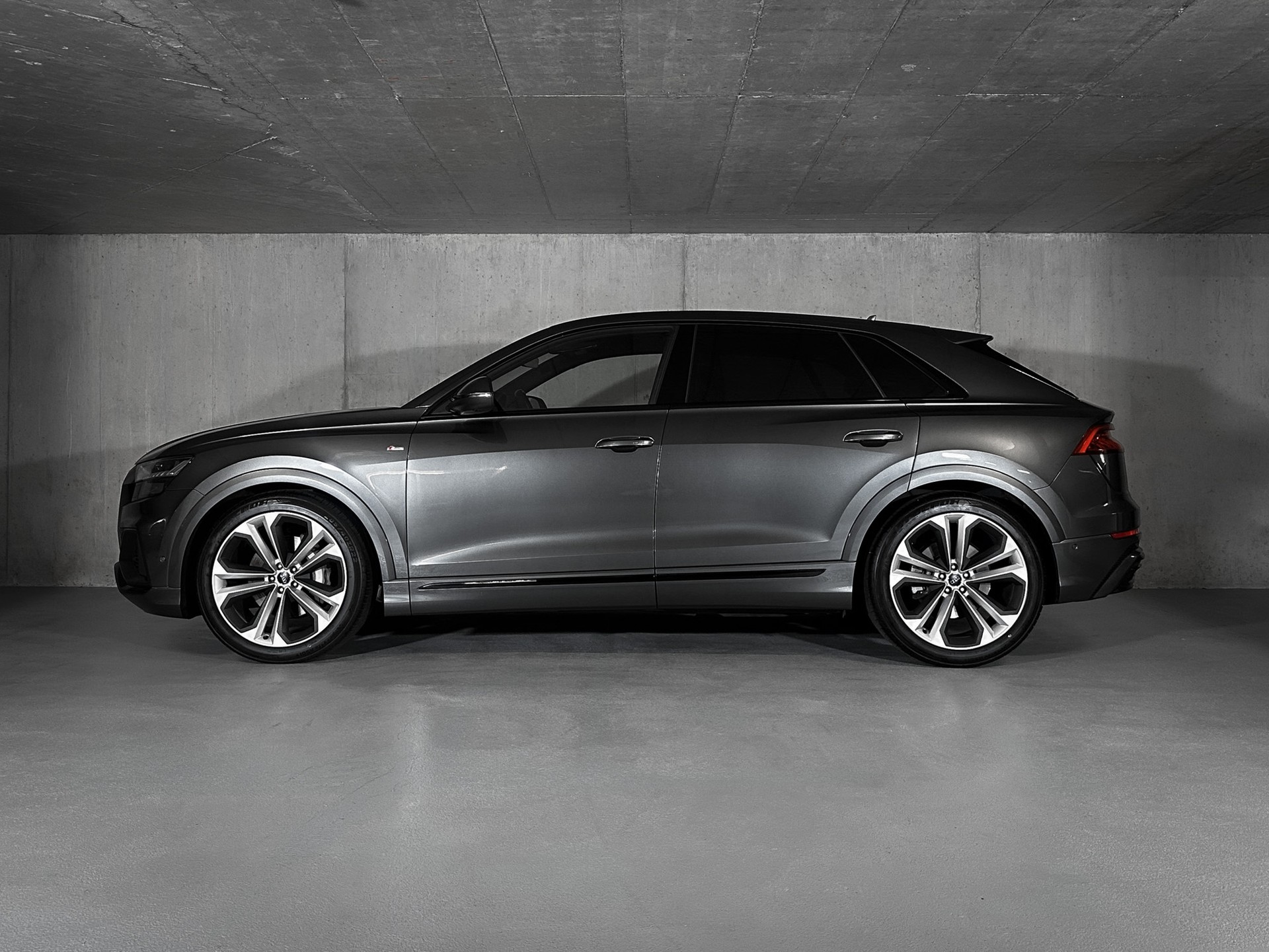 AUDI Q8 50 TDI quattro tiptronic-image-1