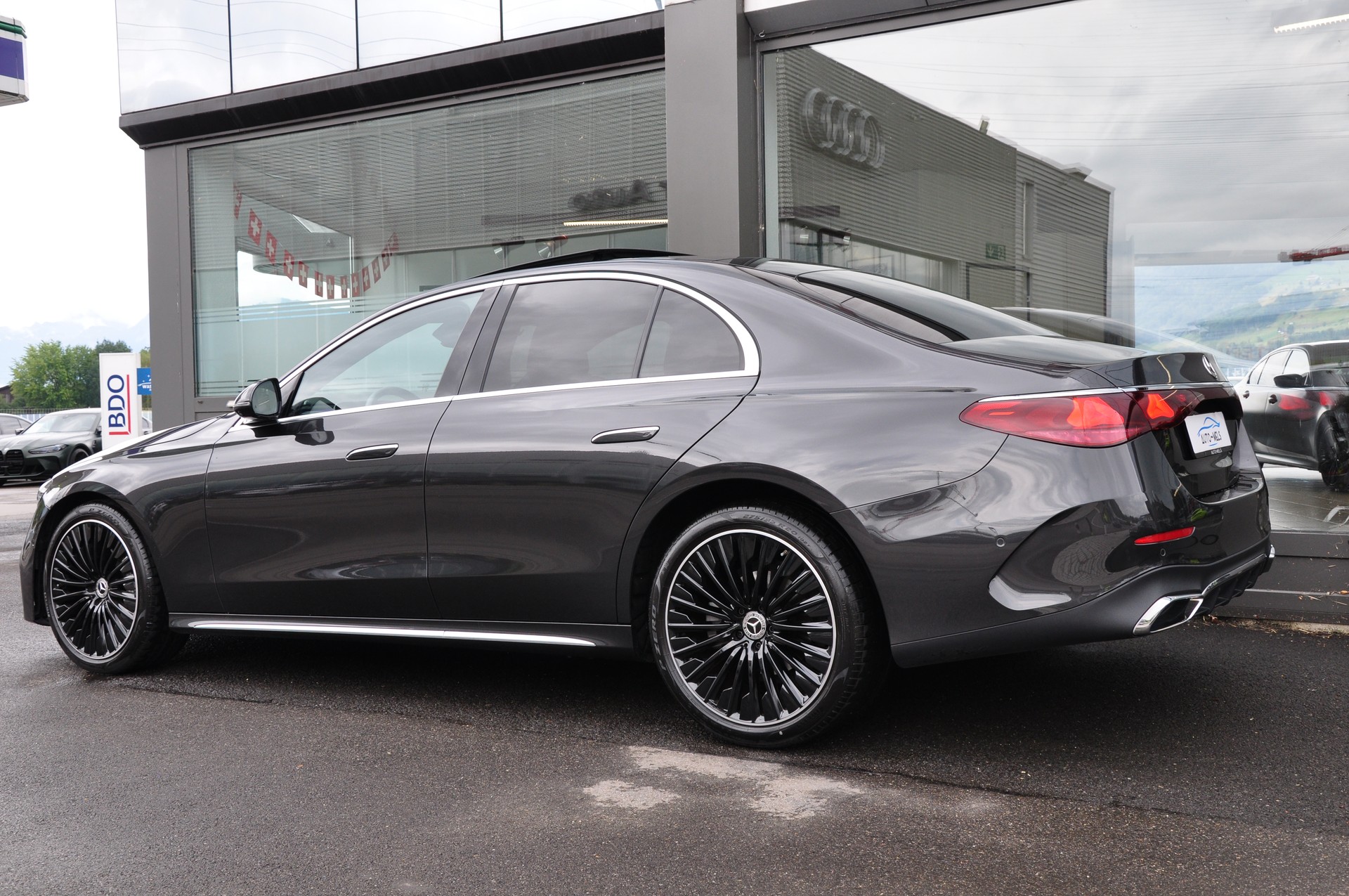 MERCEDES-BENZ E 220 d 4Matic 9G-Tronic-image-5