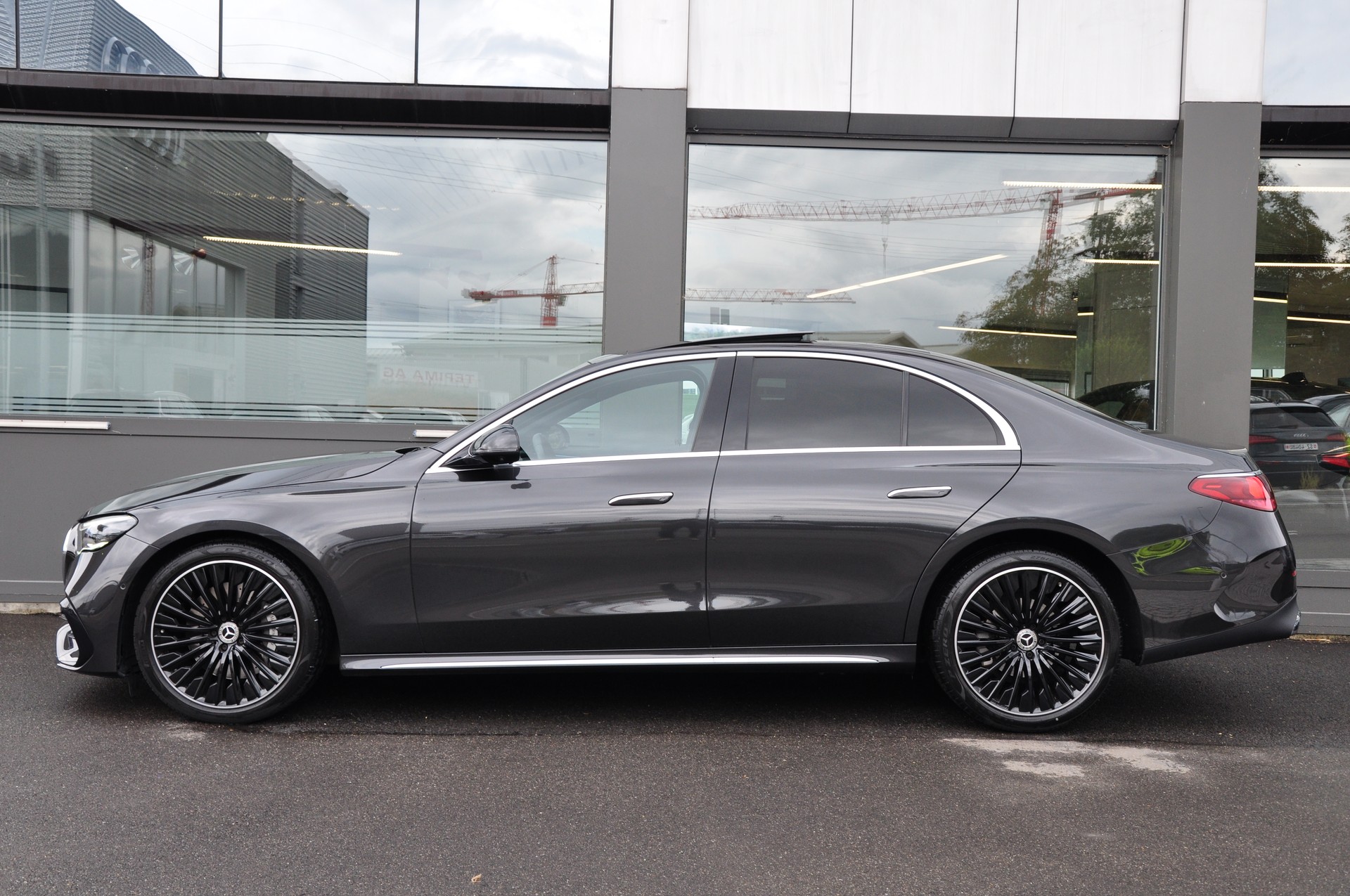 MERCEDES-BENZ E 220 d 4Matic 9G-Tronic-image-4