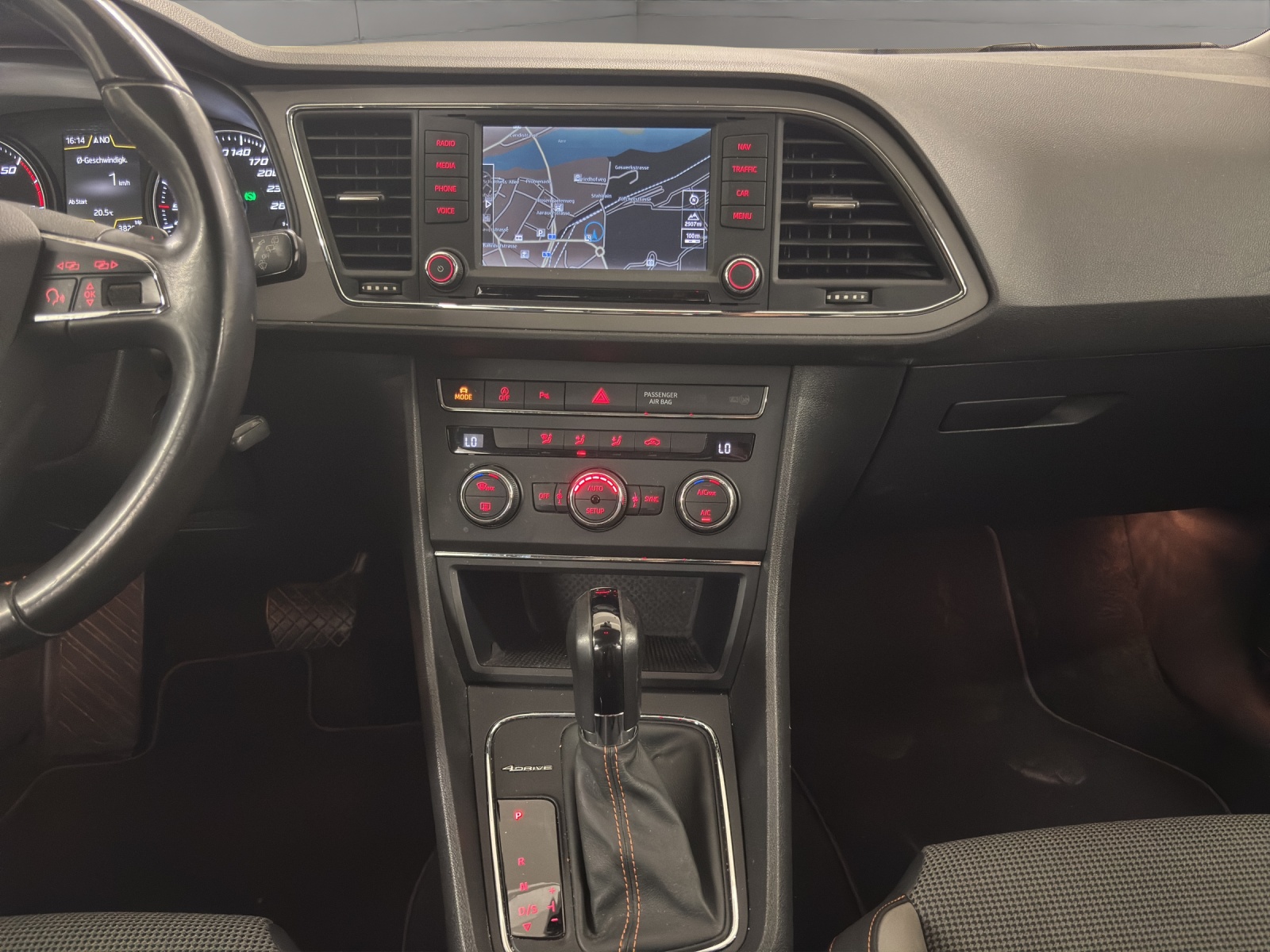 SEAT Leon ST 2.0 TDI X-Perience 4Drive DSG-image-14