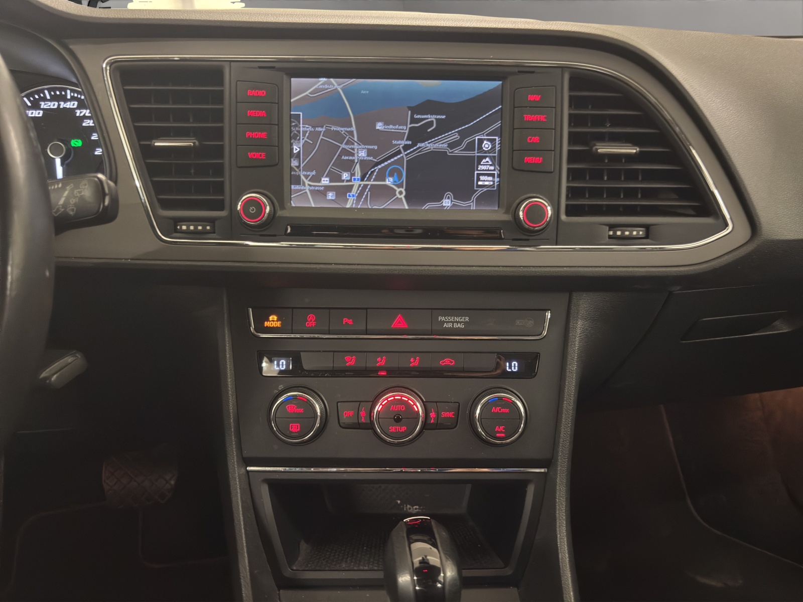 SEAT Leon ST 2.0 TDI X-Perience 4Drive DSG-image-15