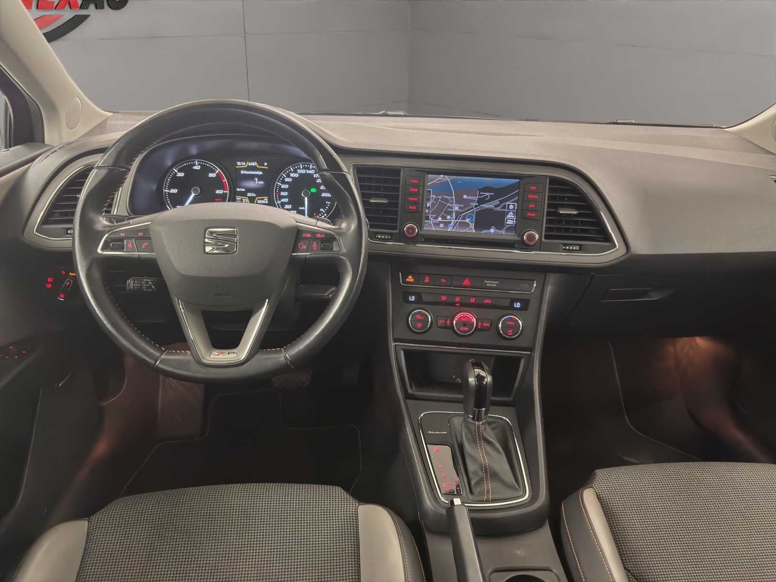 SEAT Leon ST 2.0 TDI X-Perience 4Drive DSG-image-13