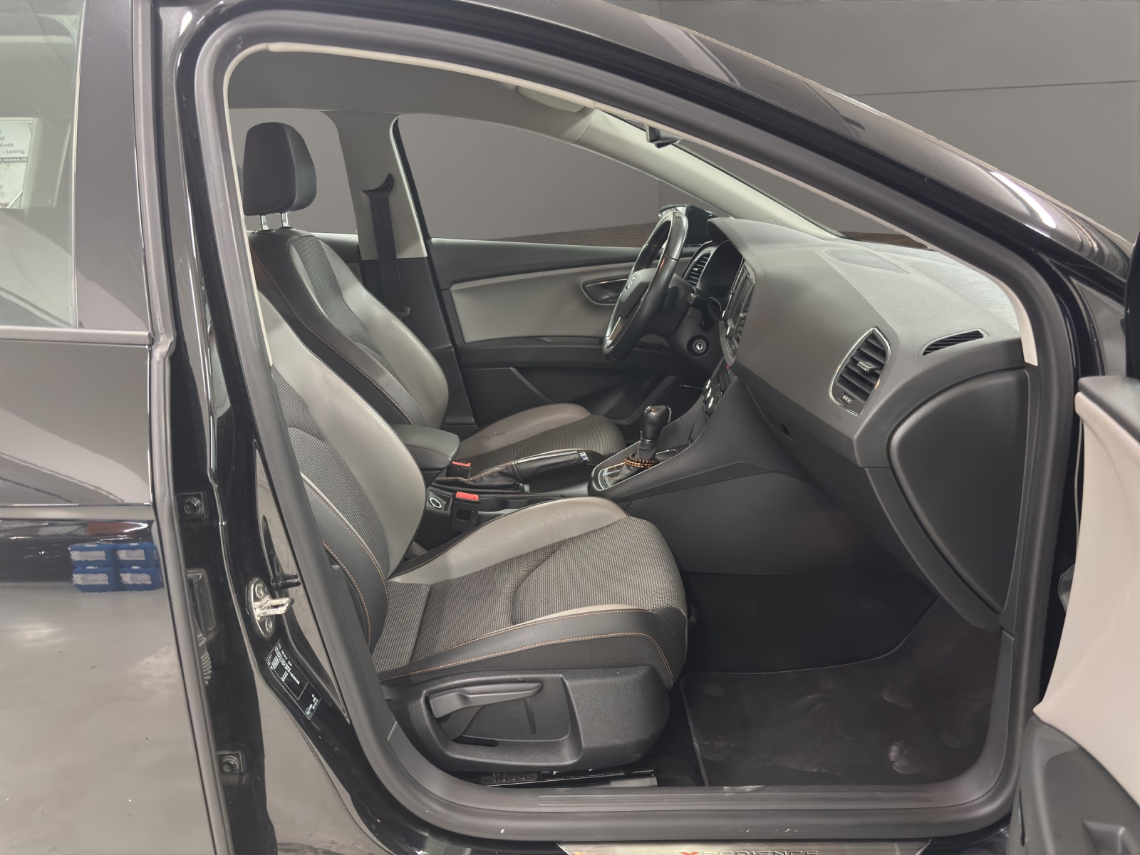 SEAT Leon ST 2.0 TDI X-Perience 4Drive DSG-image-17